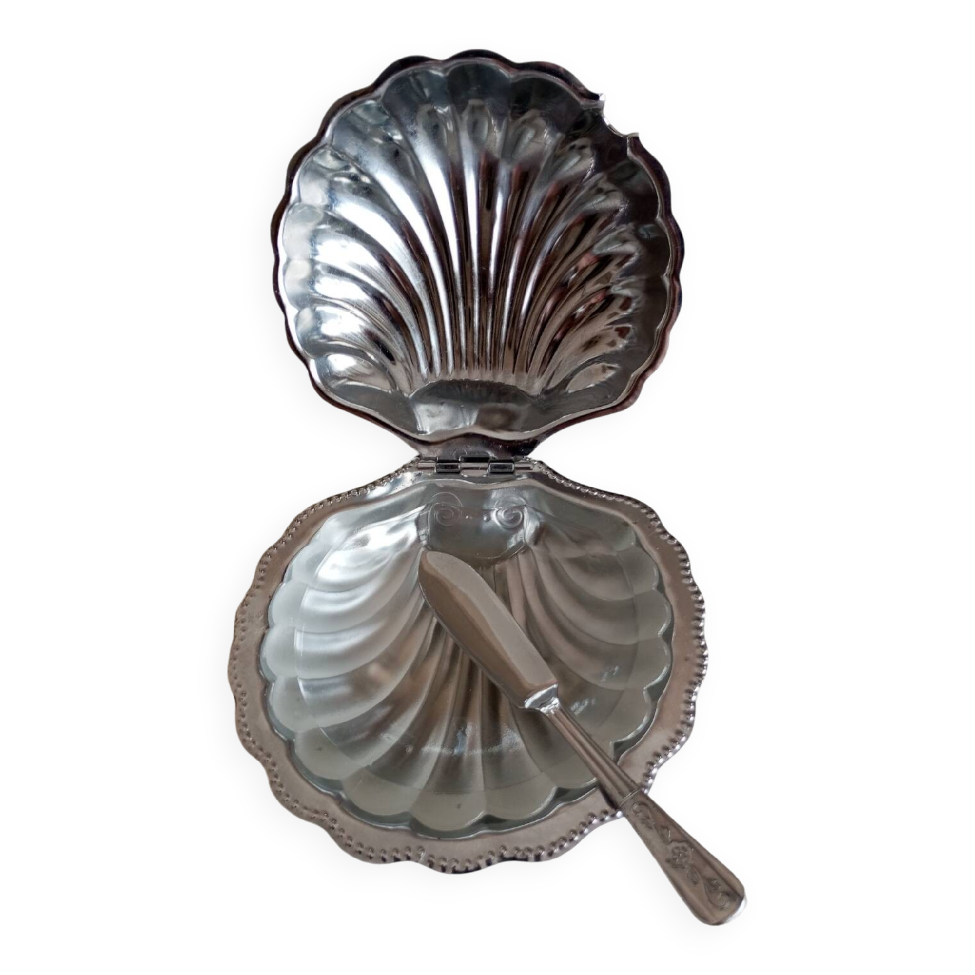 Shell butter dish