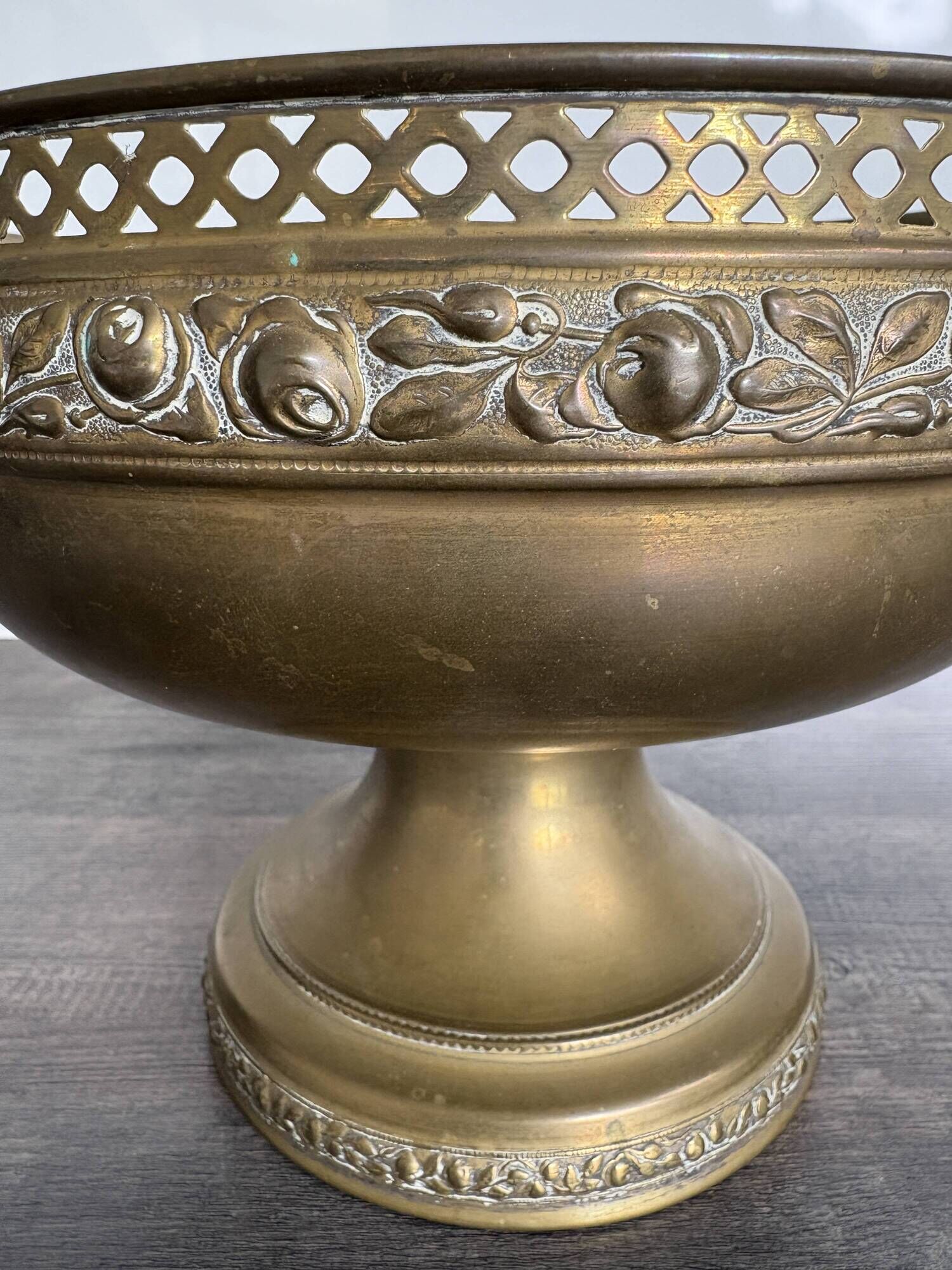 Vintage brass footed bowl, Italian decoration.