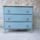 Patinated chest of drawers