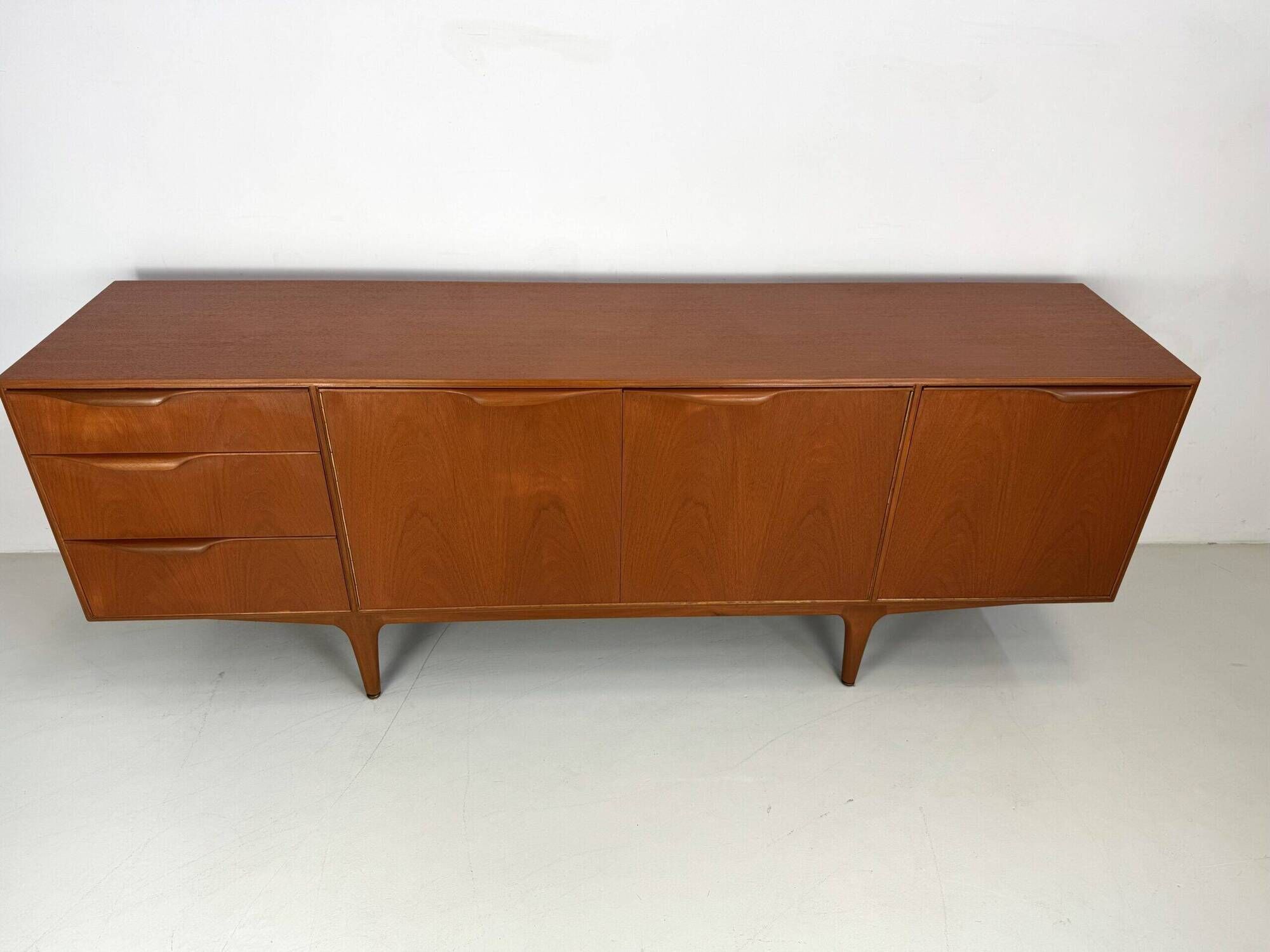 Vintage sideboard McIntosh.