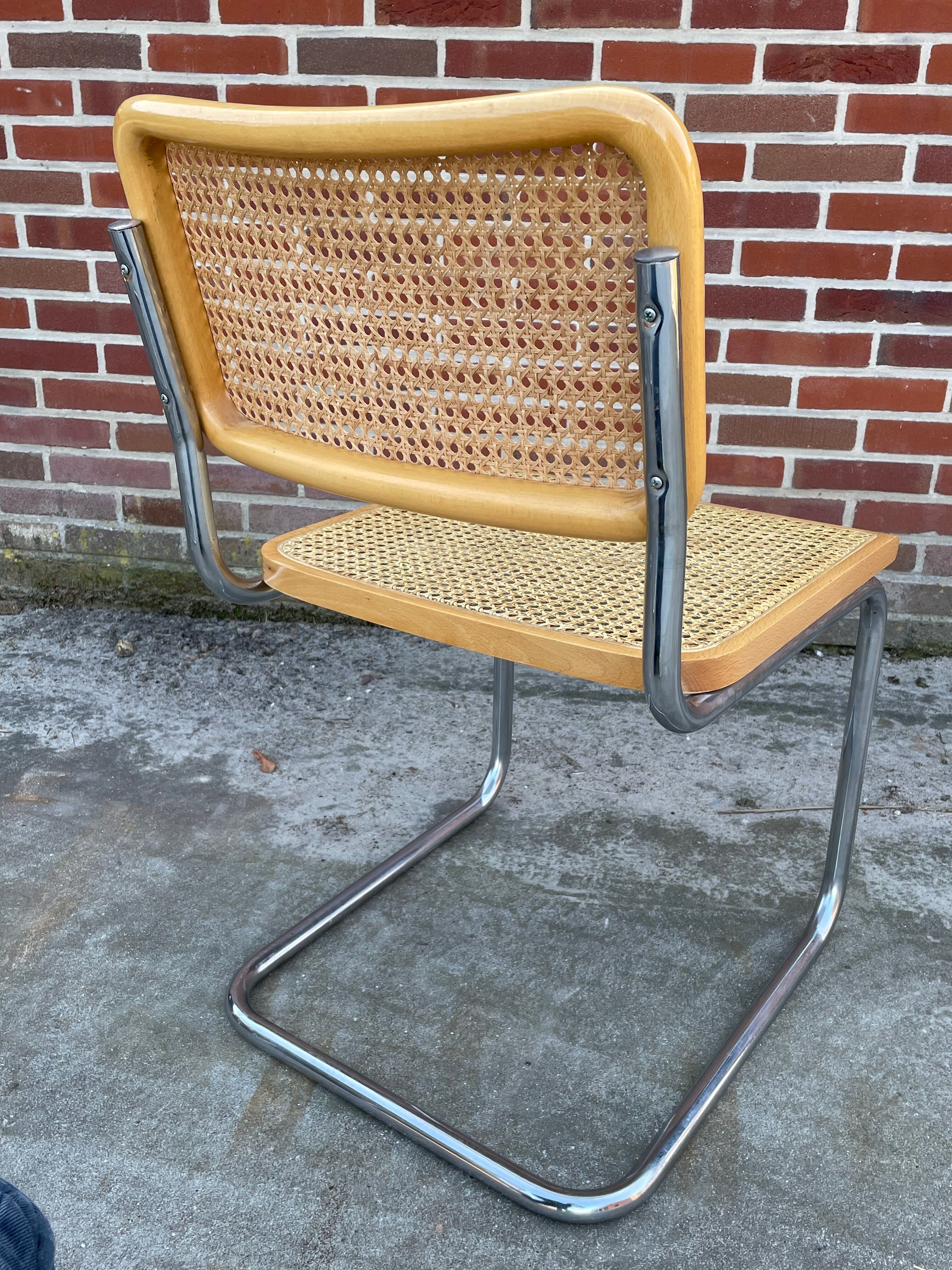 Lot de  4 chaises modèle Cesca B32