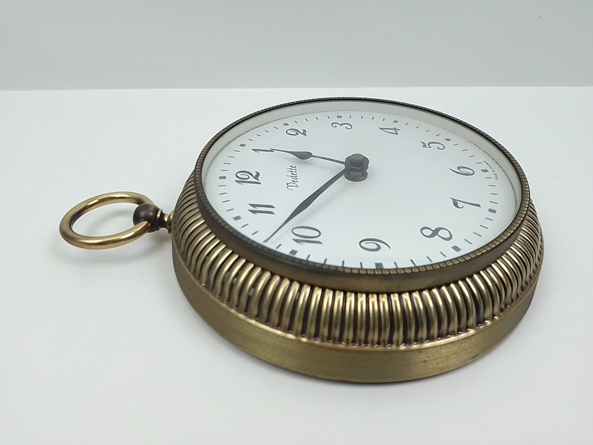 Wall clock star shape watch gusset