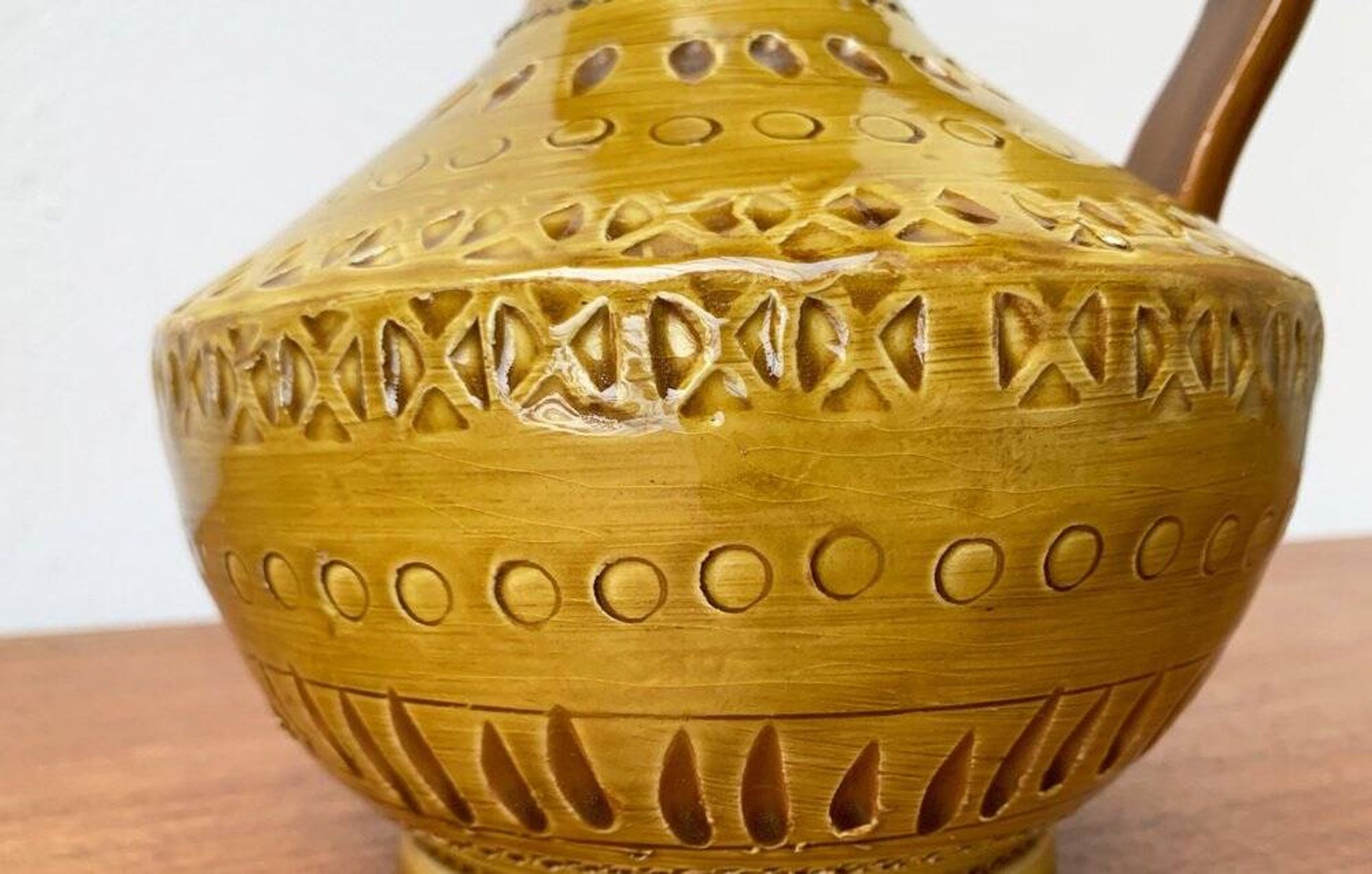 Italian pottery carafe from the mid-century by Aldo Londi for Bitossi, 1960s.