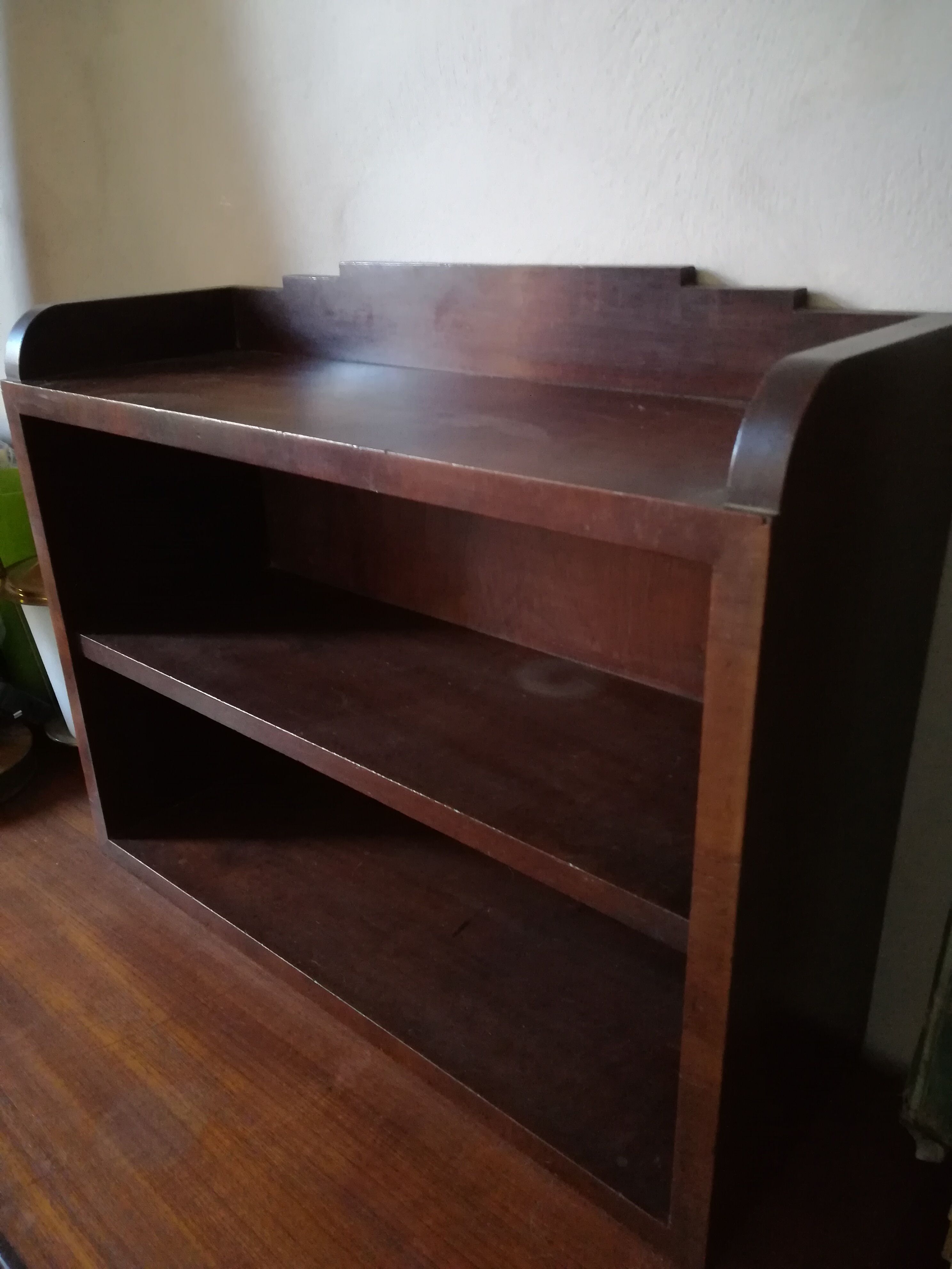 Art deco shelf