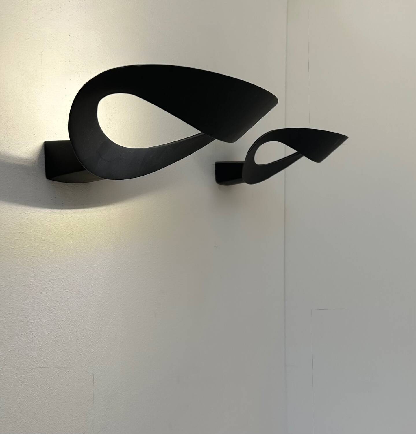 Applique Artemide Mesmeri vintage, noir mat, Italie 1980