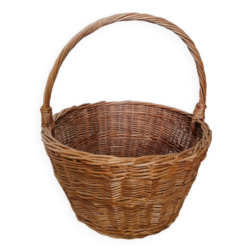 Large round vintage wicker basket