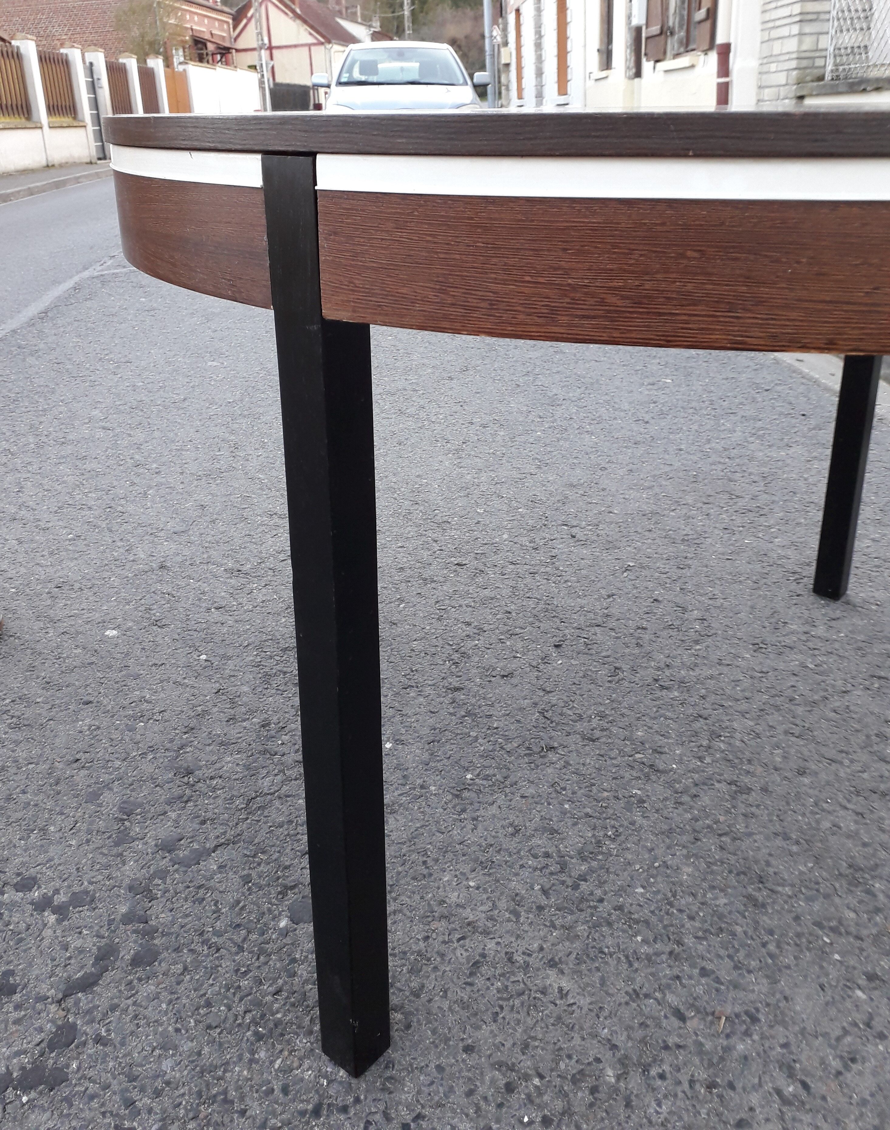 Round table expandable years 70