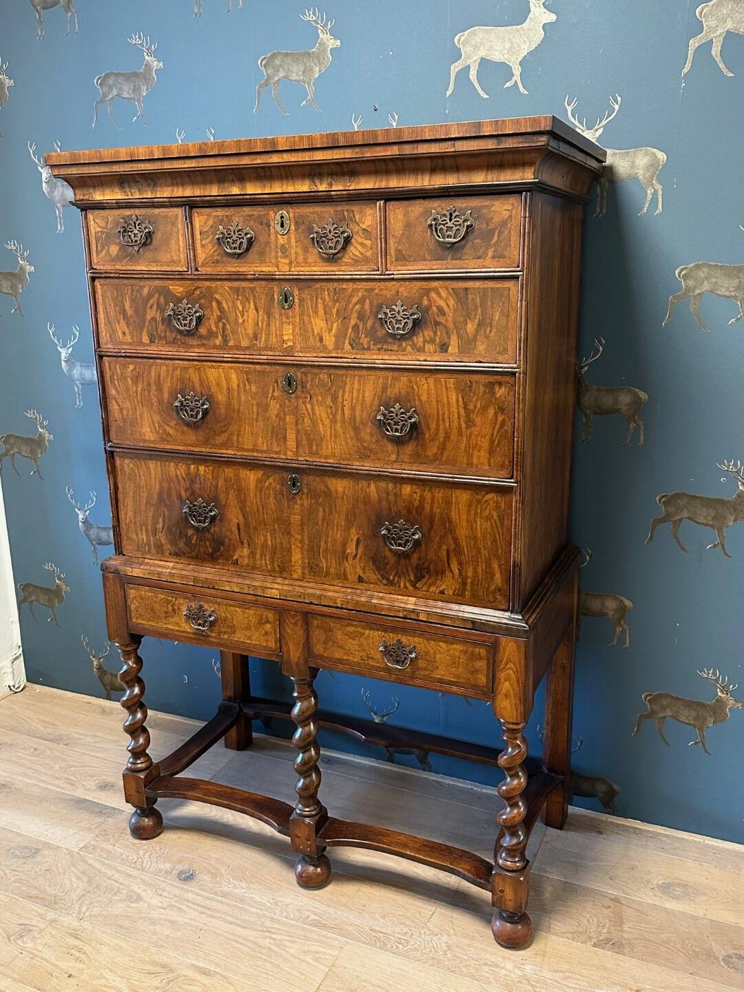 Antique 18th century burl walnut chest of drawers