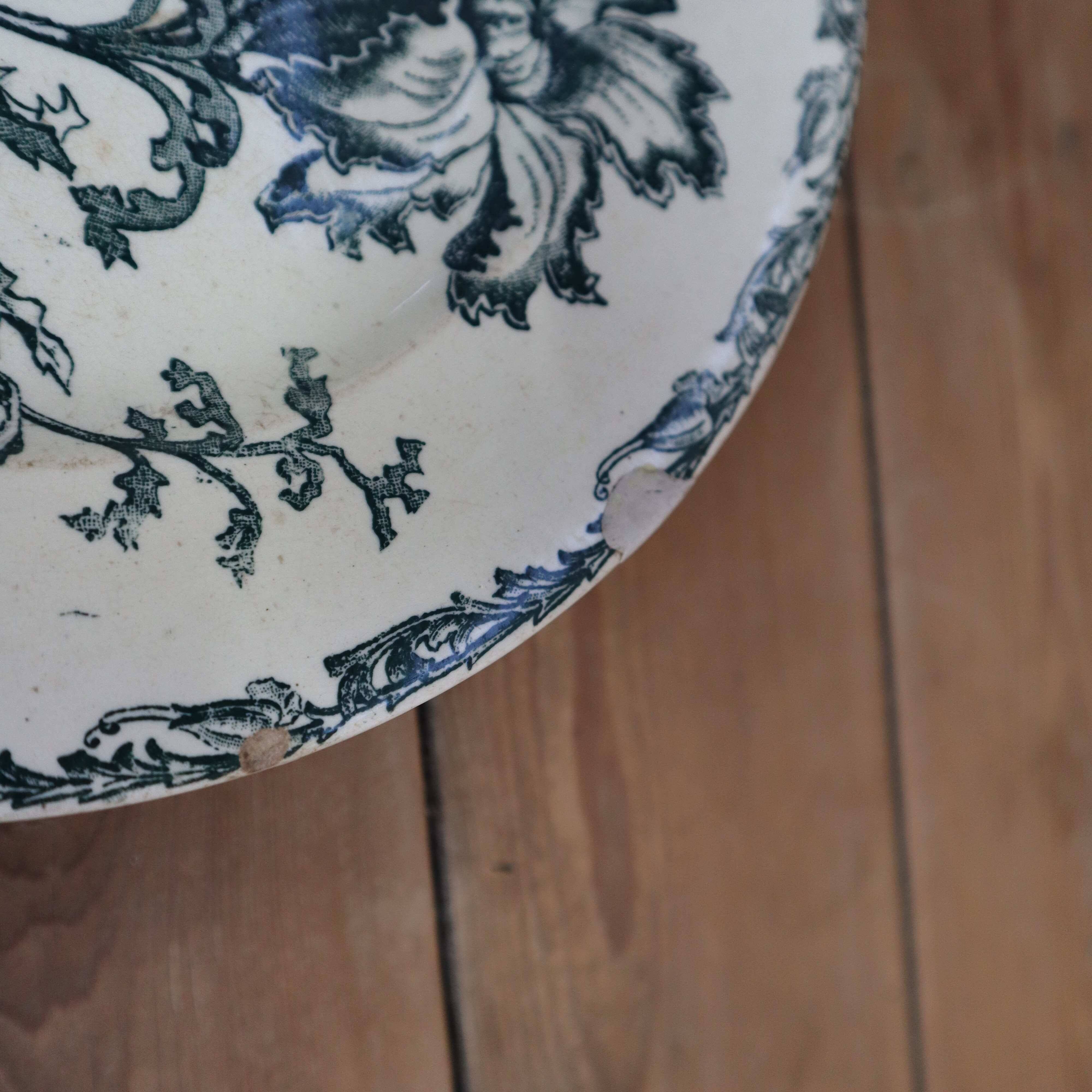 Thistles footed dish/compotier DATURA model (Jules VIEILLARD Bordeaux)