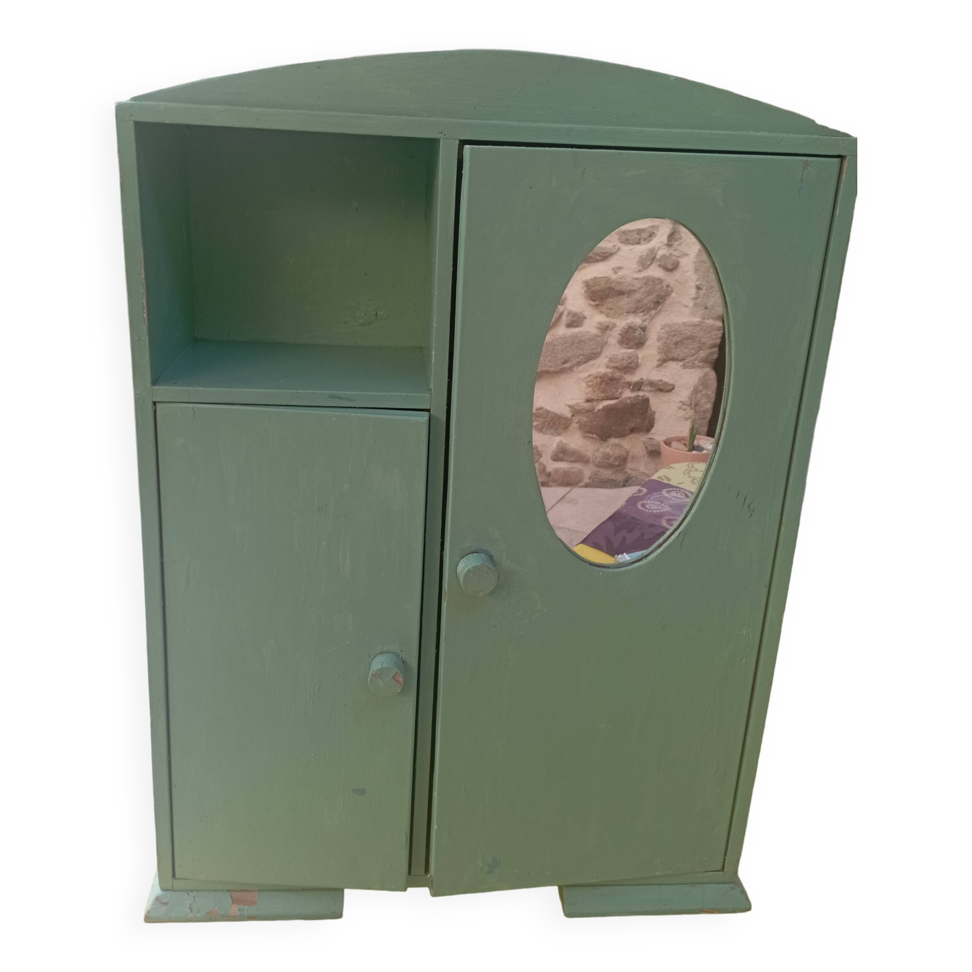 Vintage doll wardrobe