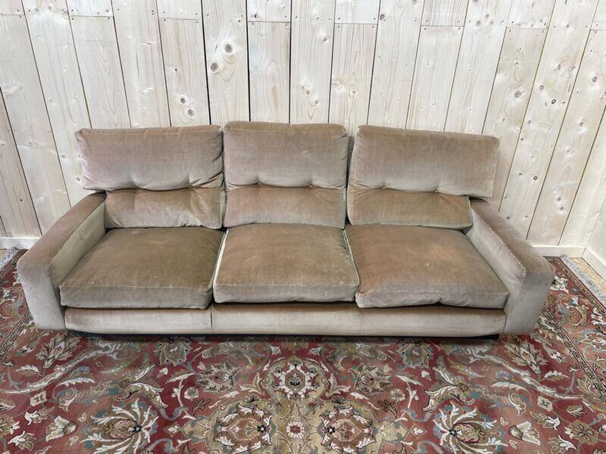 Canapé en velours beige époque 1980