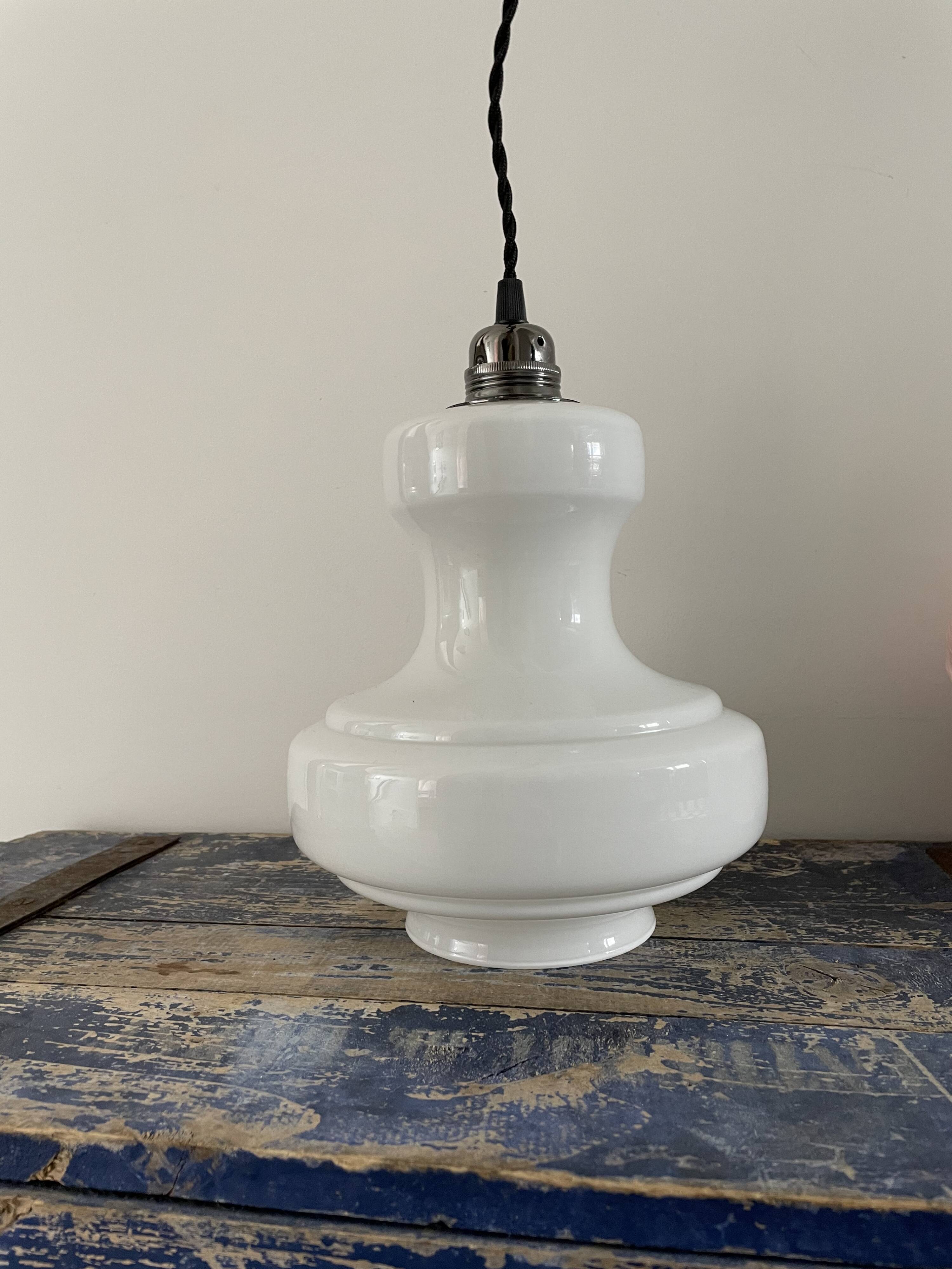 Vintage 70s walkman in white opaline electrified to nine