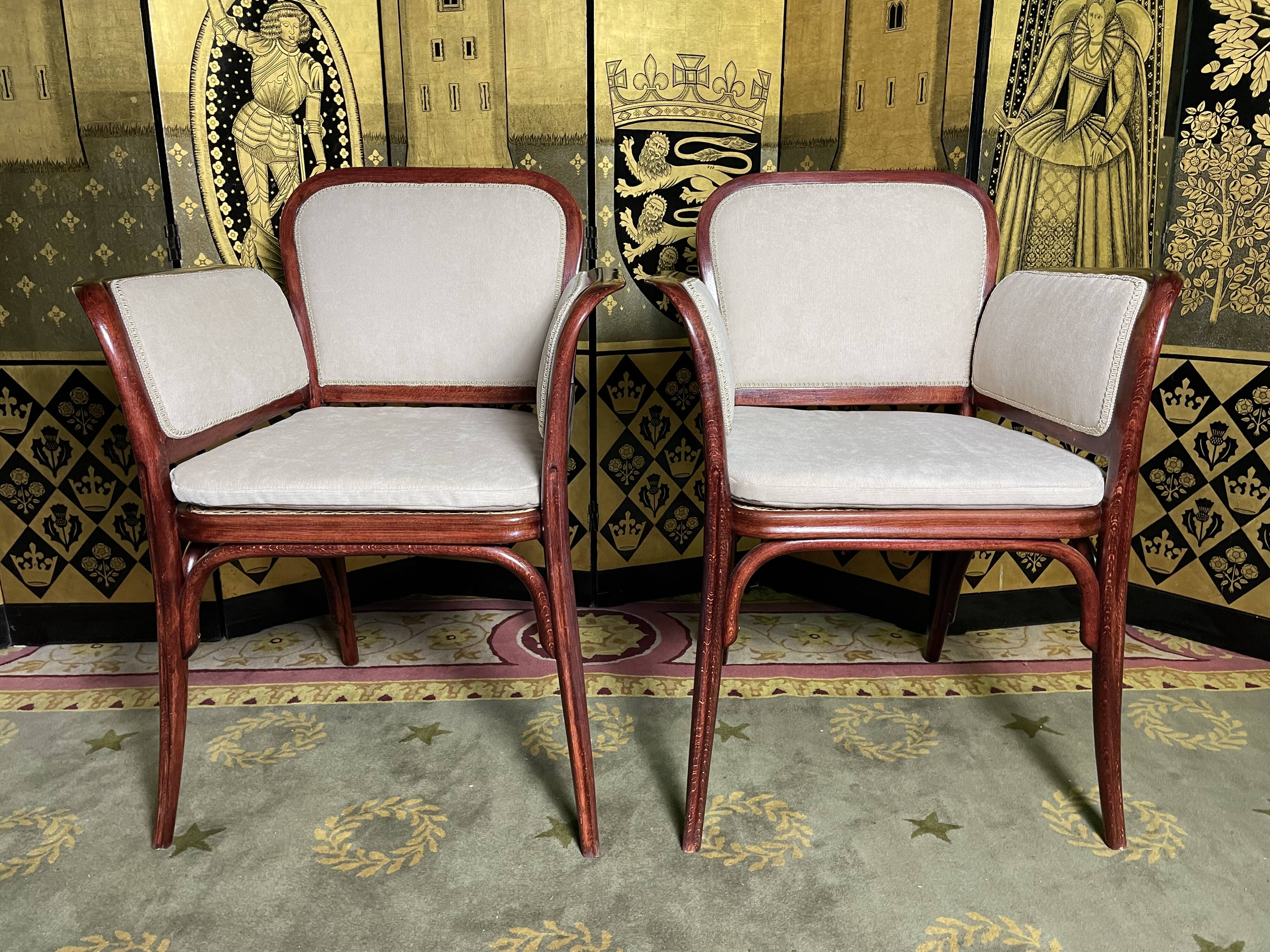 Pair of Thonet armchairs number 6285