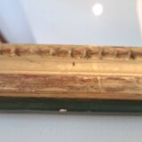 Miroir ancien en bois et stuc doré