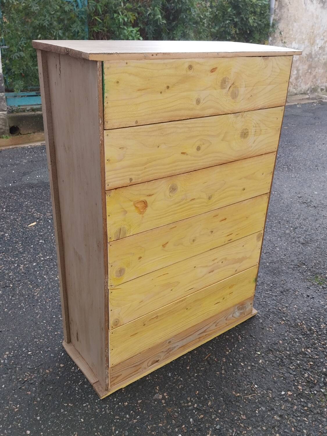 Seed grower's furniture