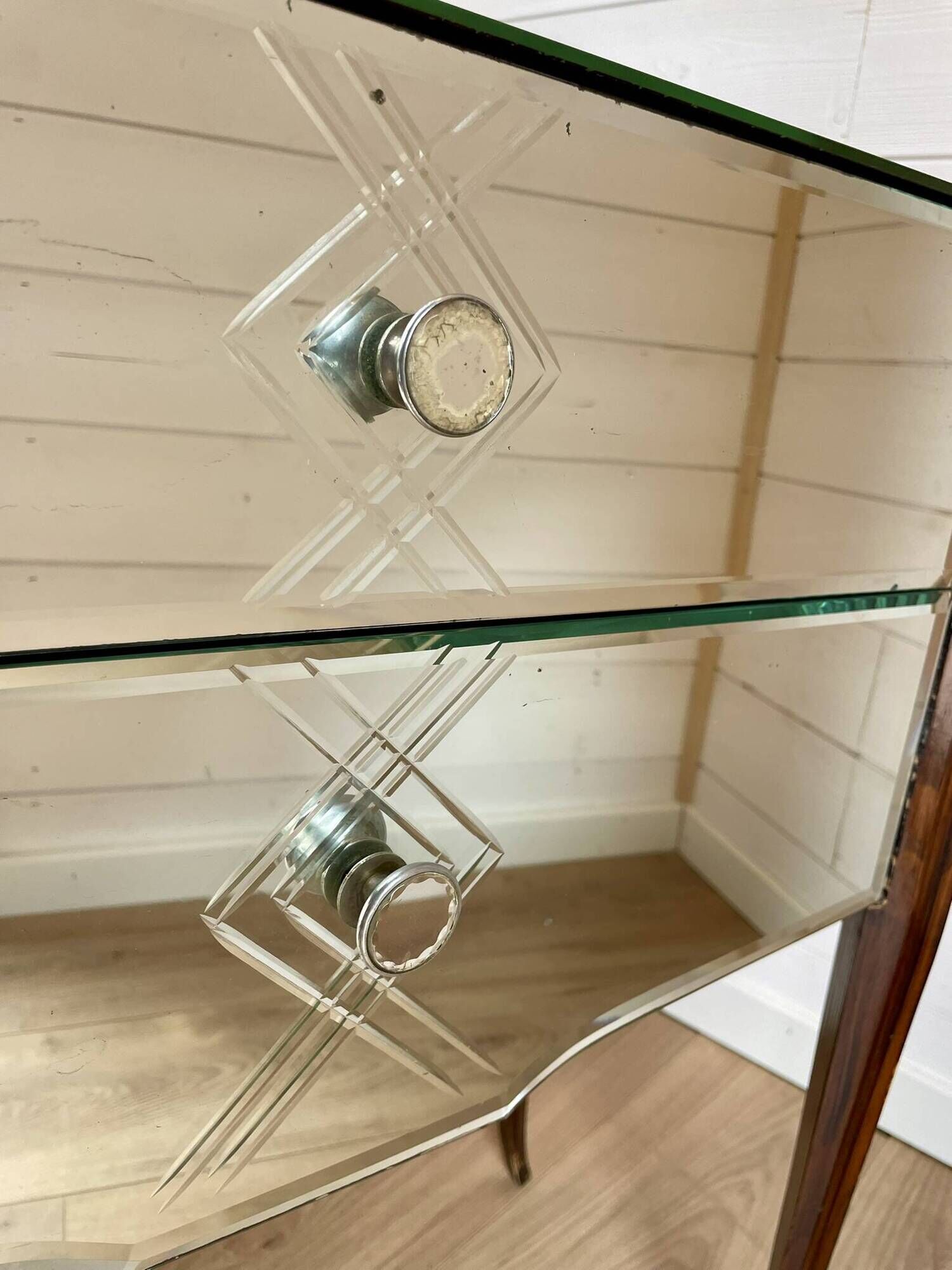 Small entrance chest of drawers or antique bedside table with engraved mirror.