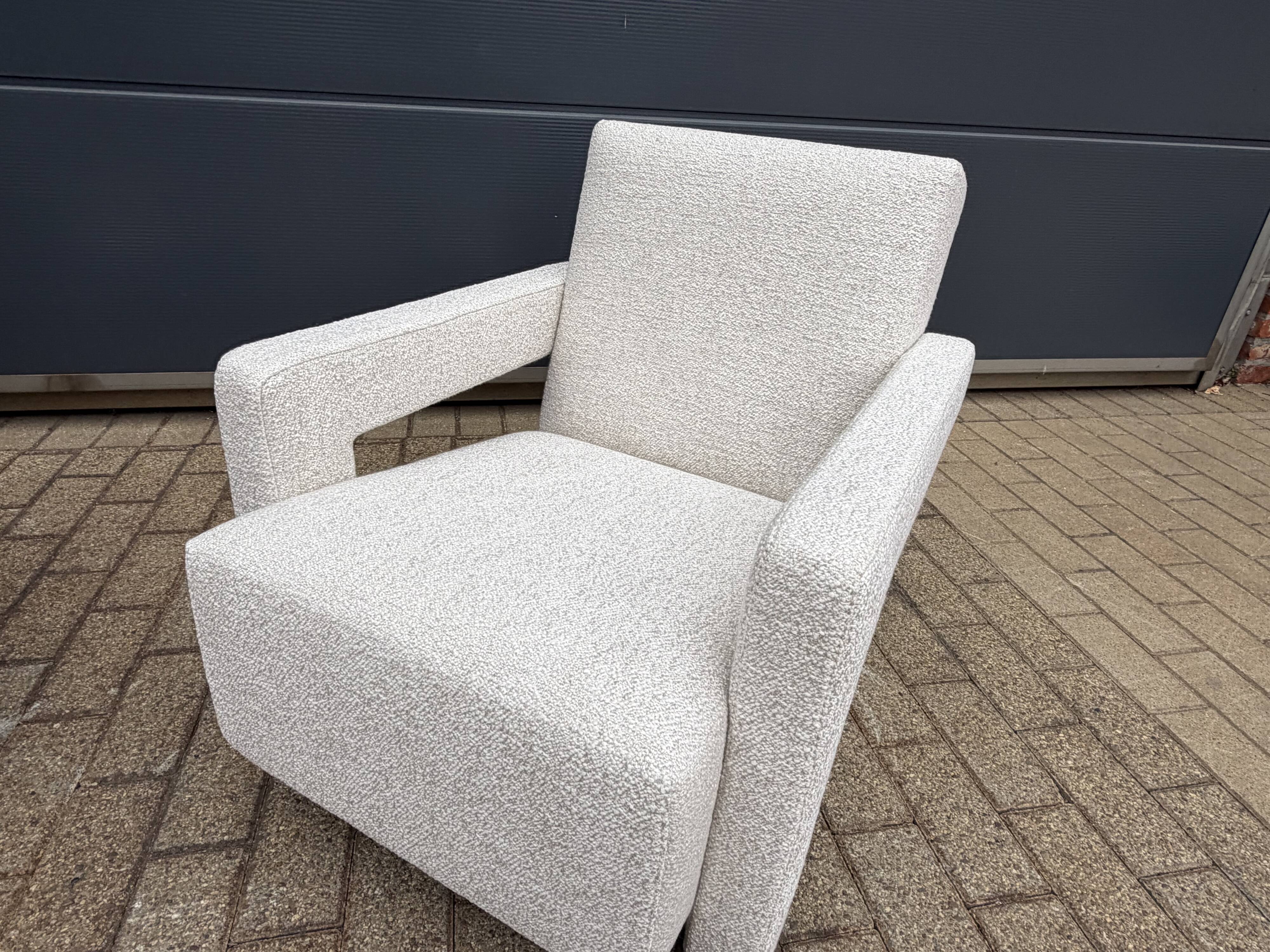2x Cassina Utrecht chair in beige bouclé, Gerrit Rietveld. In NEW CONDITION!!
