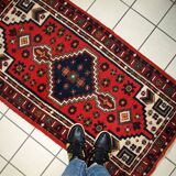 Tapis Vintage Hamadan en Laine (74cm x 140cm), Années 1970, Élégance Tradit