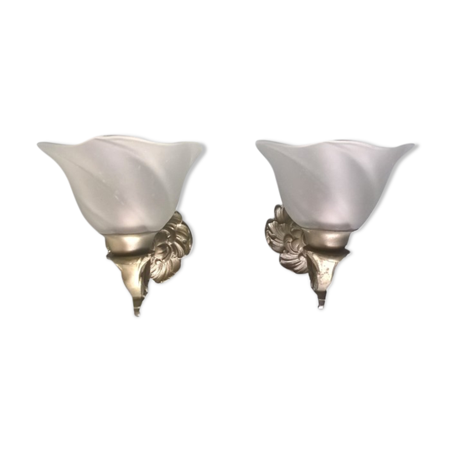 Pair of vintage rococo style sconces in patinated tin and frosted glass - 70's