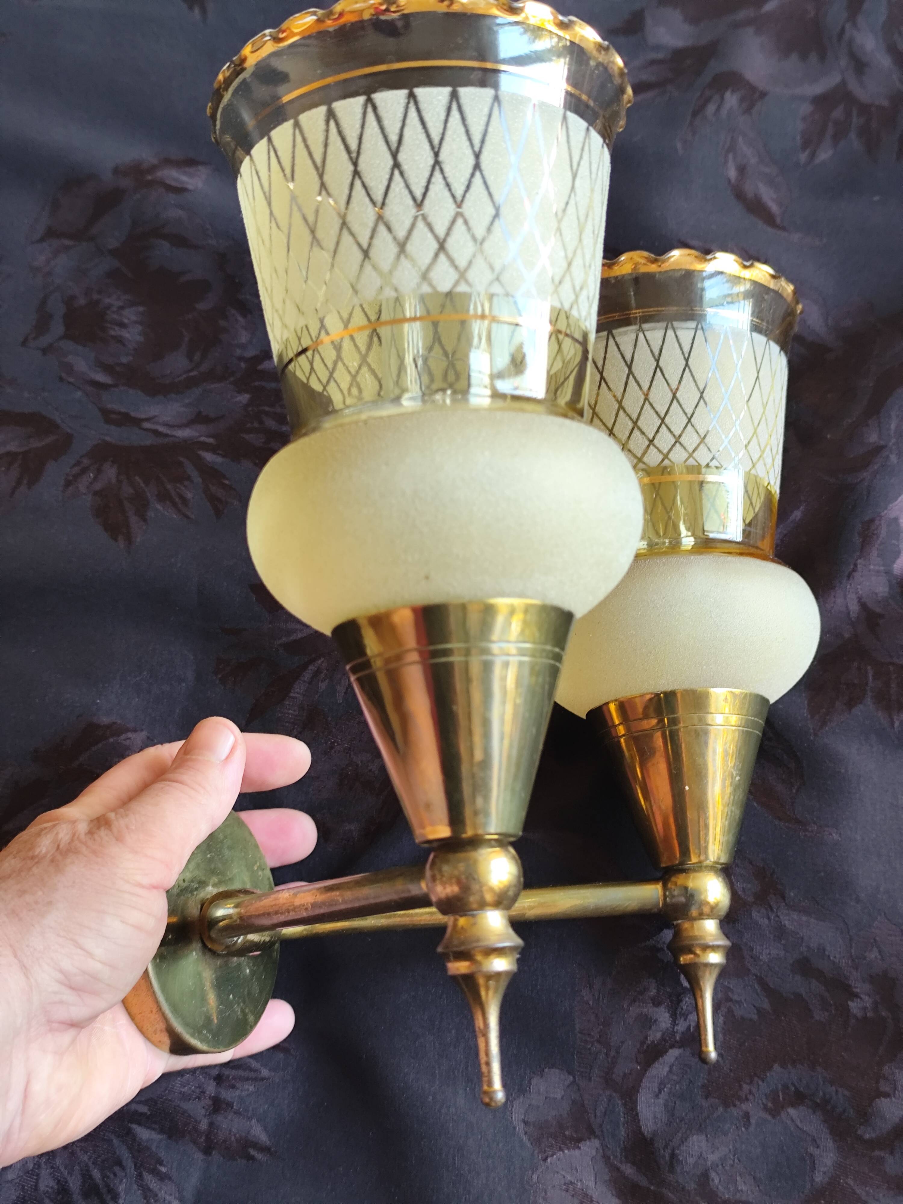 Vintage 50s wall light, 2 light arms, metal, brass and opaque glass tulip