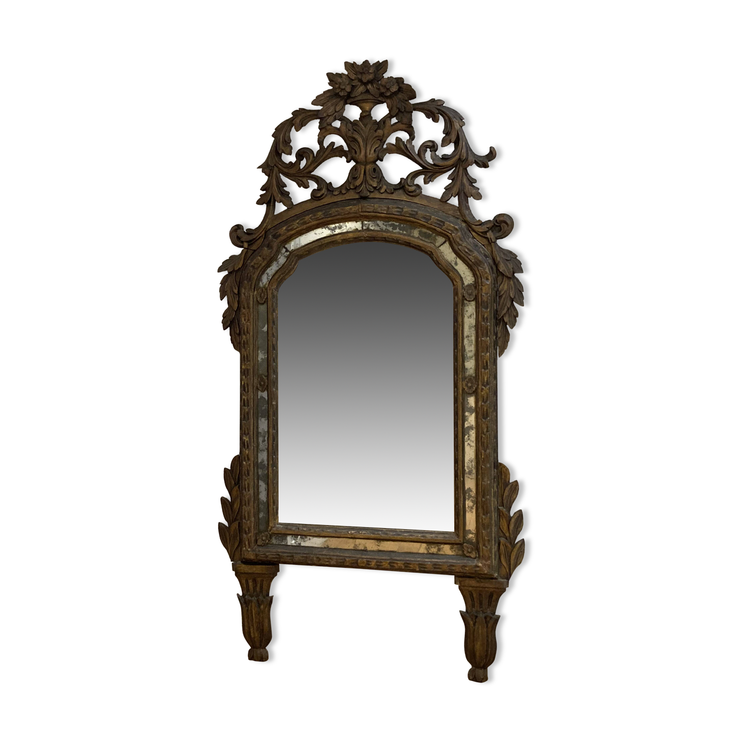 Large mirror or trumeau with beadwork in carved and gilded wood. Italian work from the beginning of the 19th century