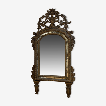 Large mirror or trumeau with beadwork in carved and gilded wood. Italian work from the beginning of the 19th century