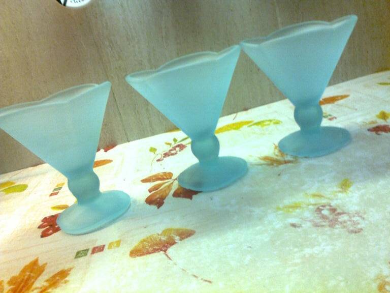 set of 3 ice cream / dessert cups, on foot, frosted blue-green glass