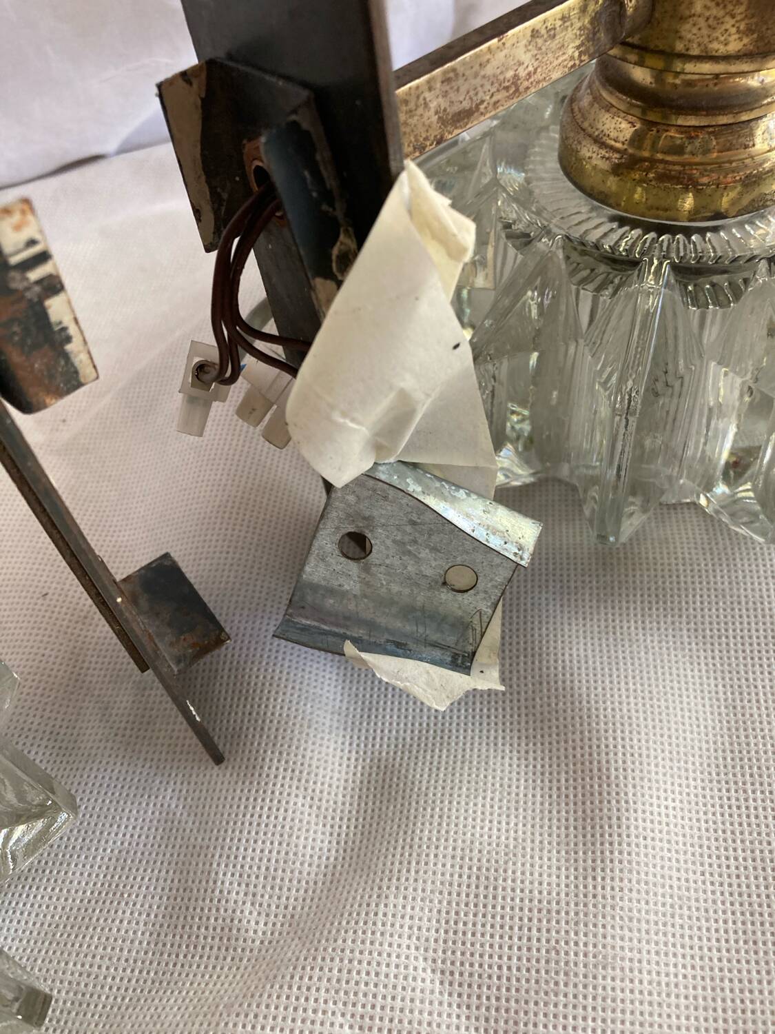 Pair of 1930s wall lights, Italian work, Murano glass and brass