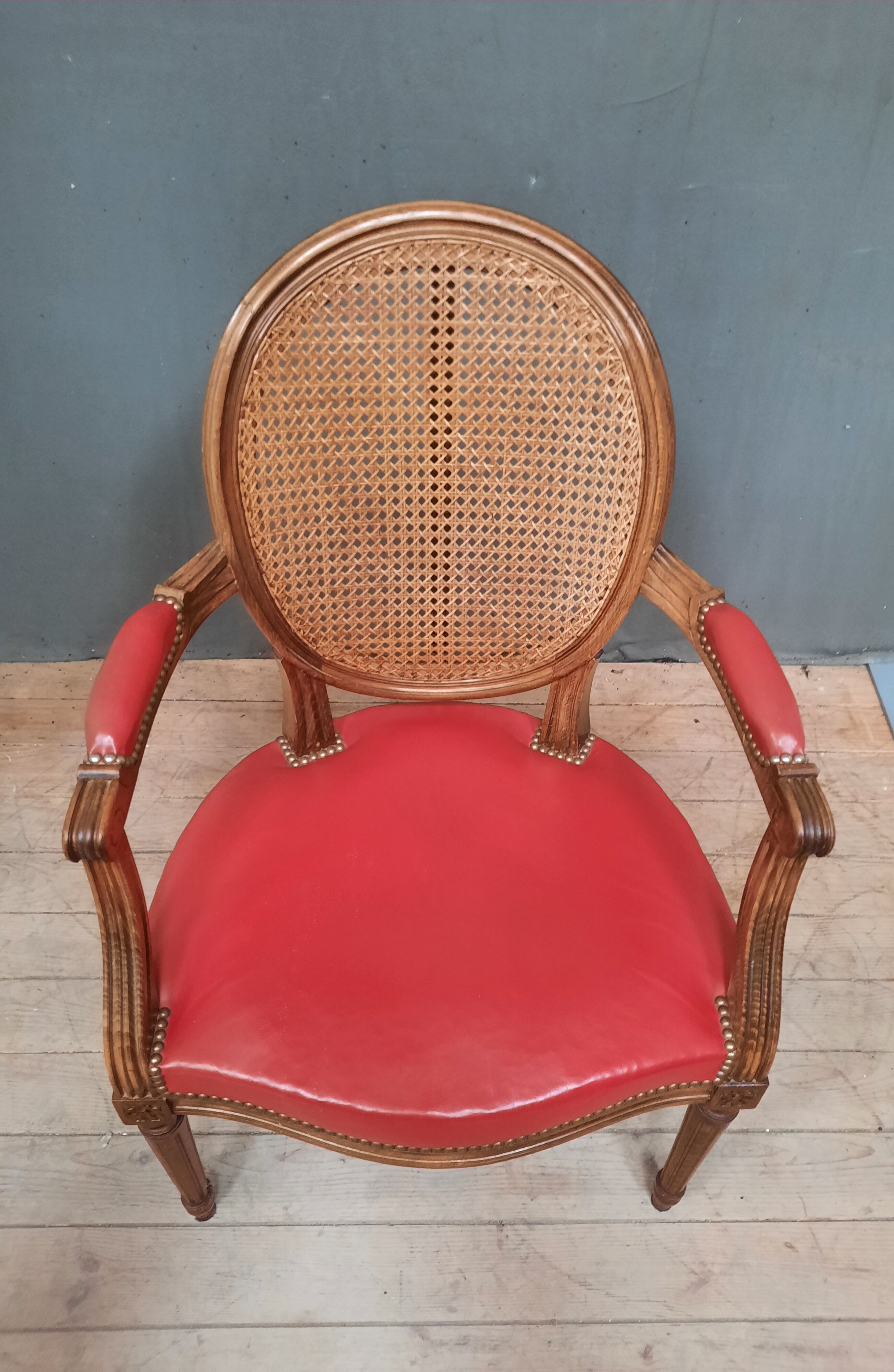 Medaillon armchair, style Louis XVI