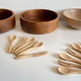 3 wooden bowls and 12 mini cutlery at apéro