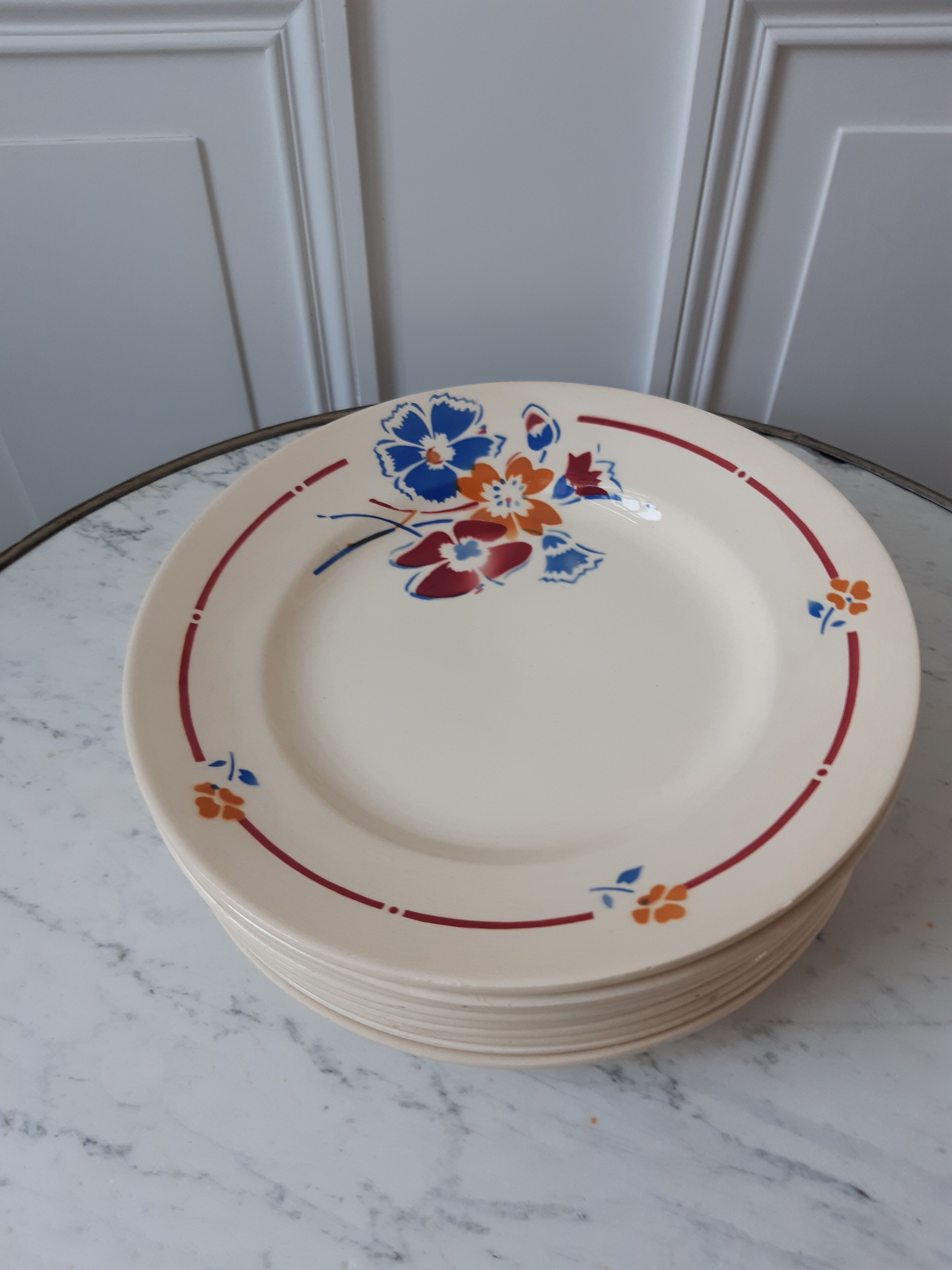 Lot of 10 plates Saint Amand model Valentin