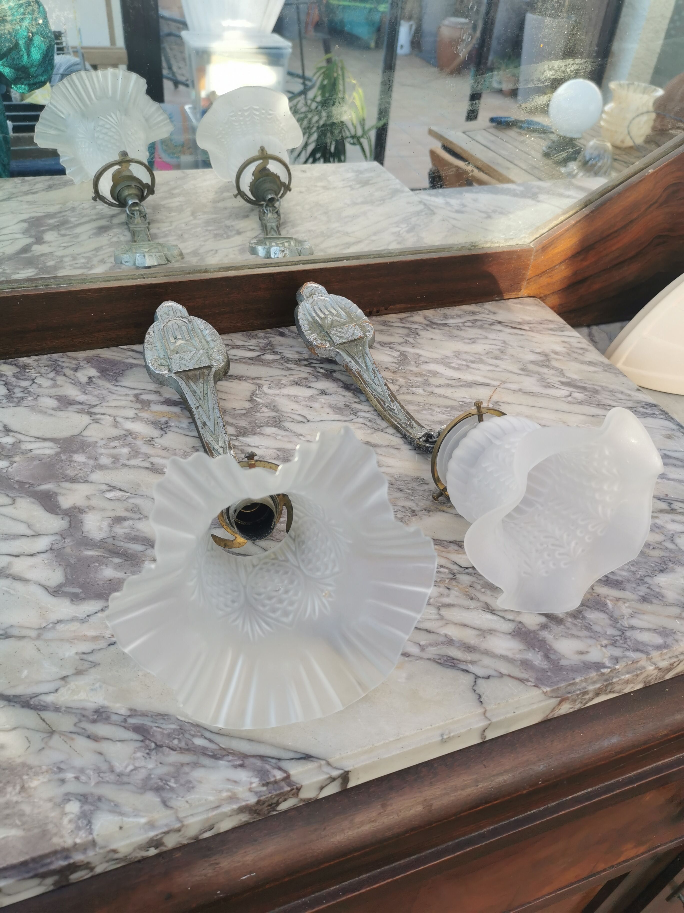 Pair of Art Deco wall lamps glass and metal