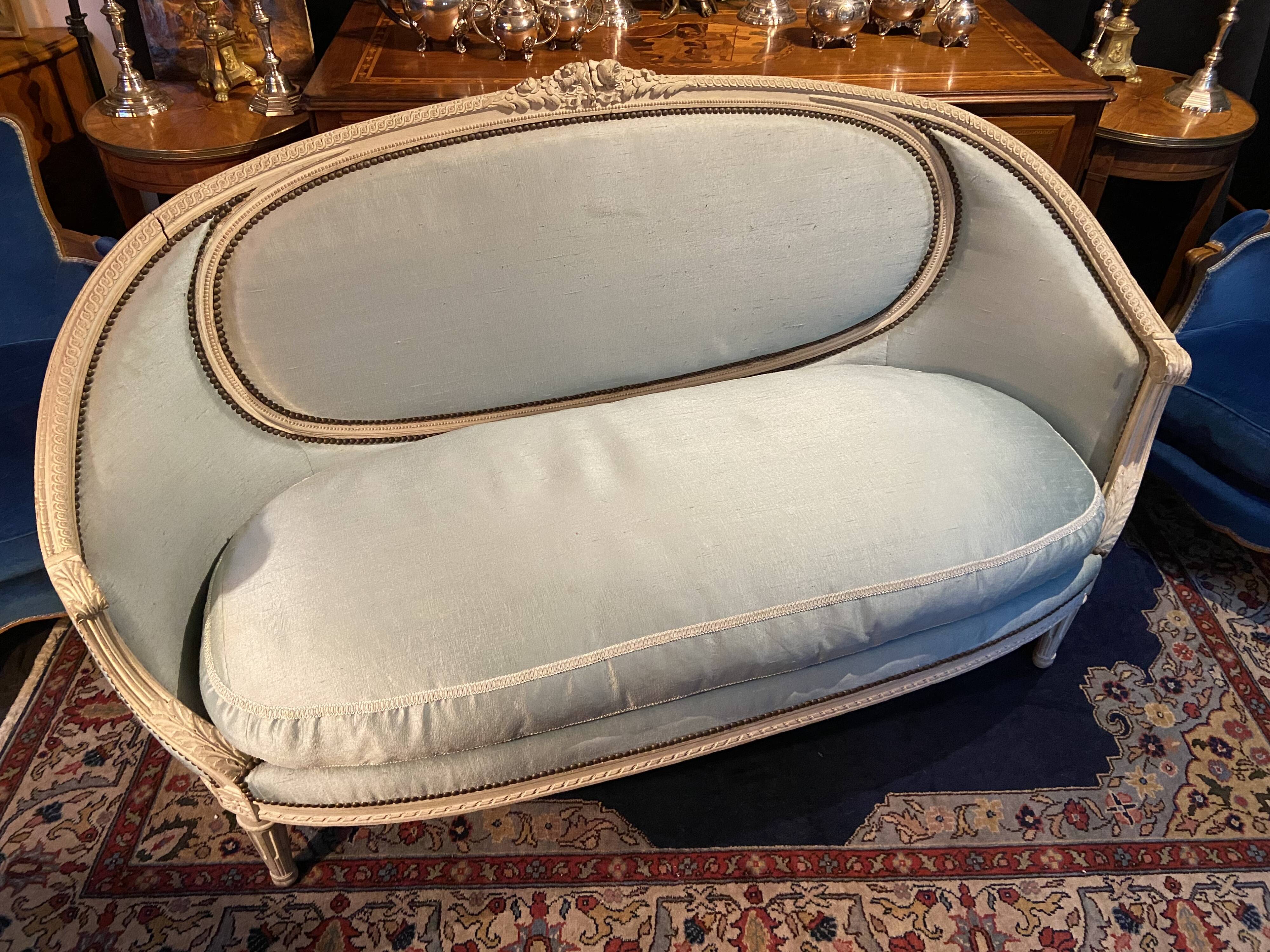 Louis XVI basket sofa from the 18th century