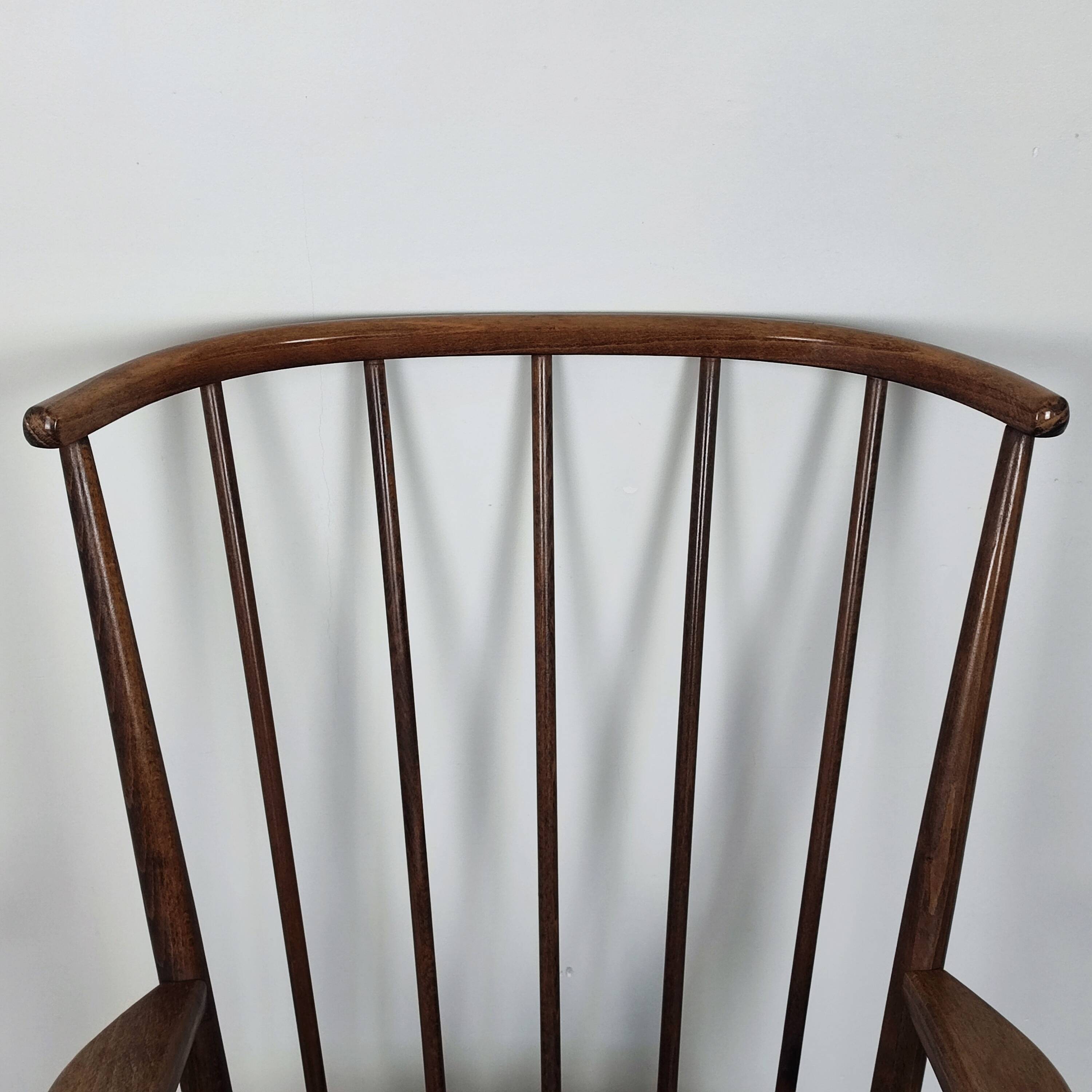 Baumann 60' fan armchair