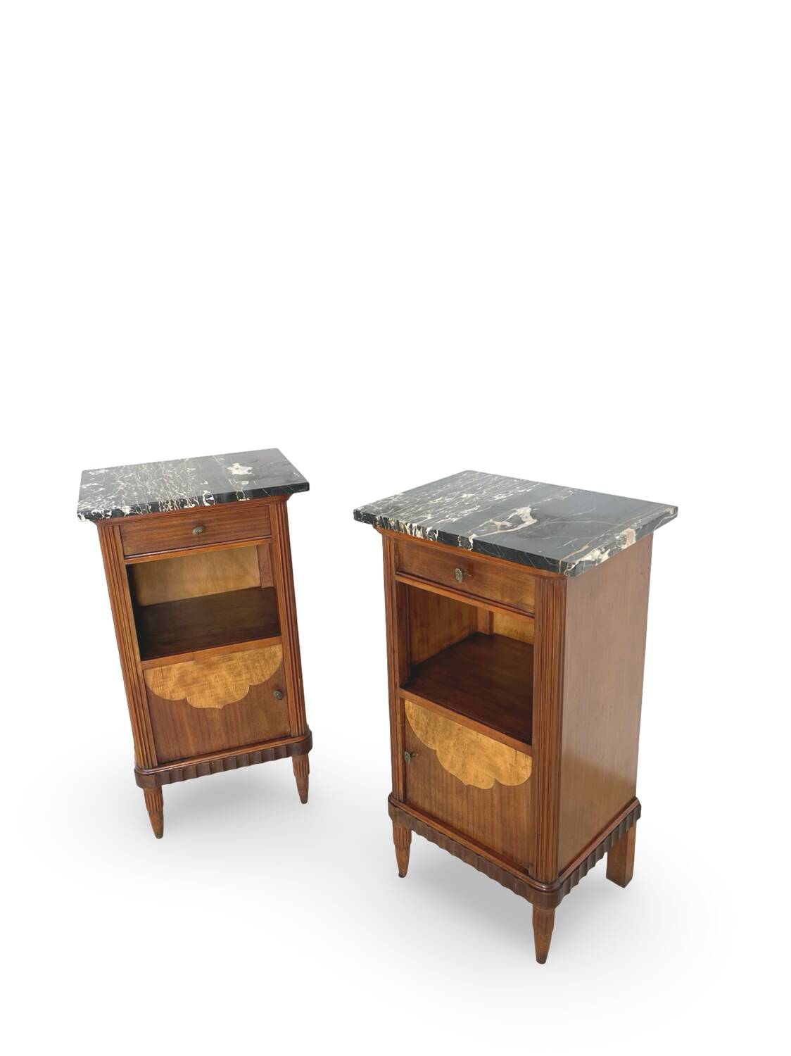 Tables de chevet italiennes en placage d'acajou avec de splendides