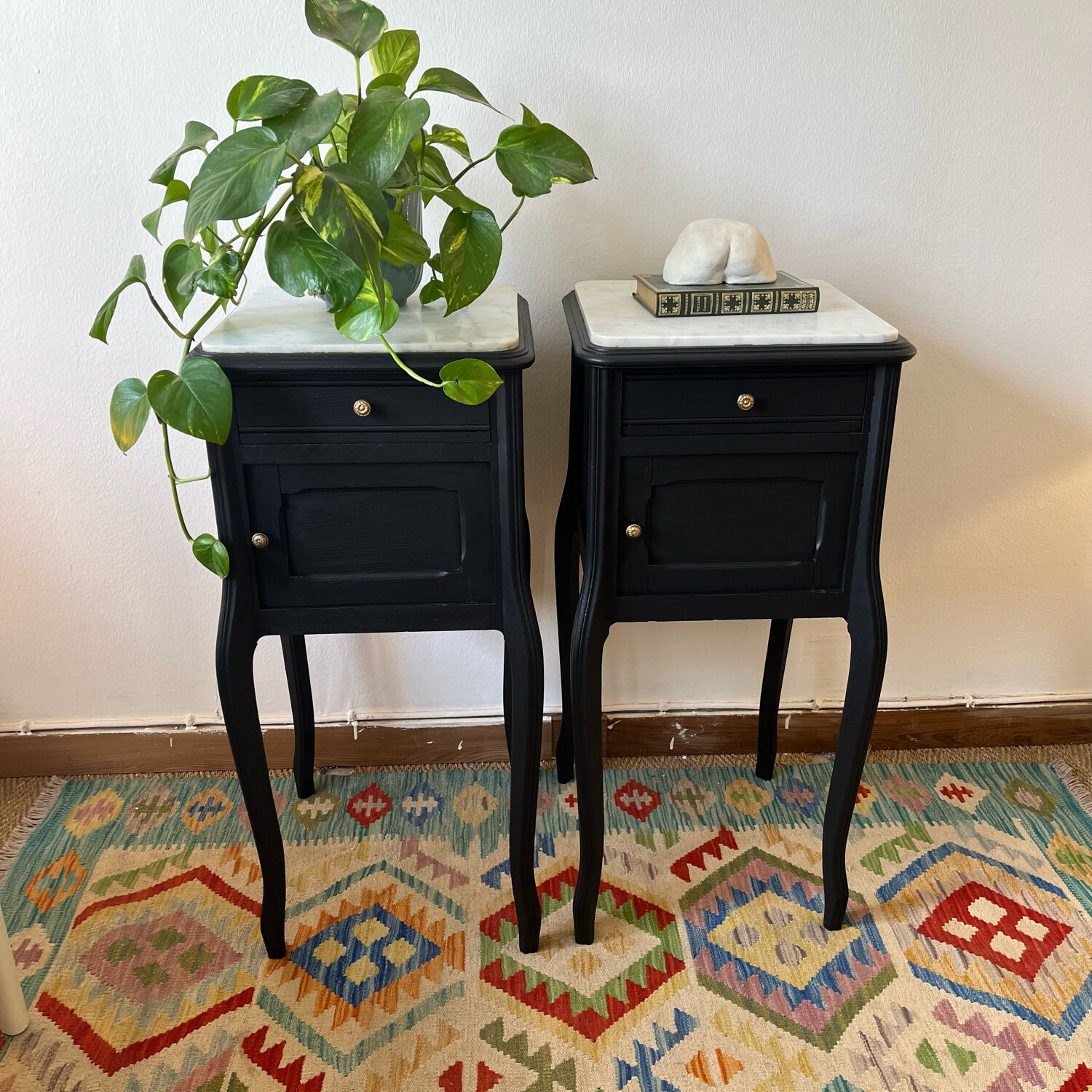Pair of marble and wood bedside curved feet
