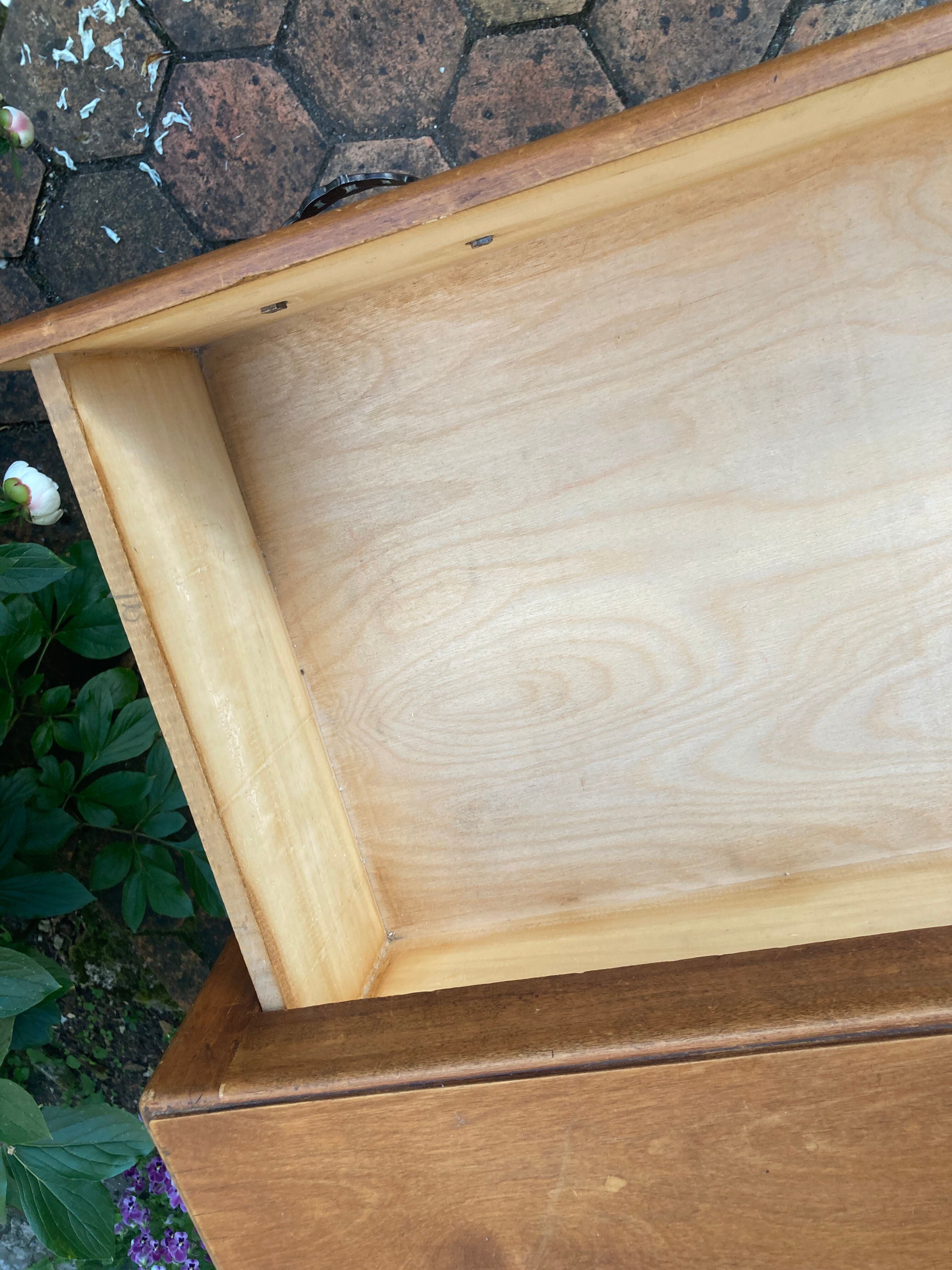 Vintage chest of drawers with 3 drawers
