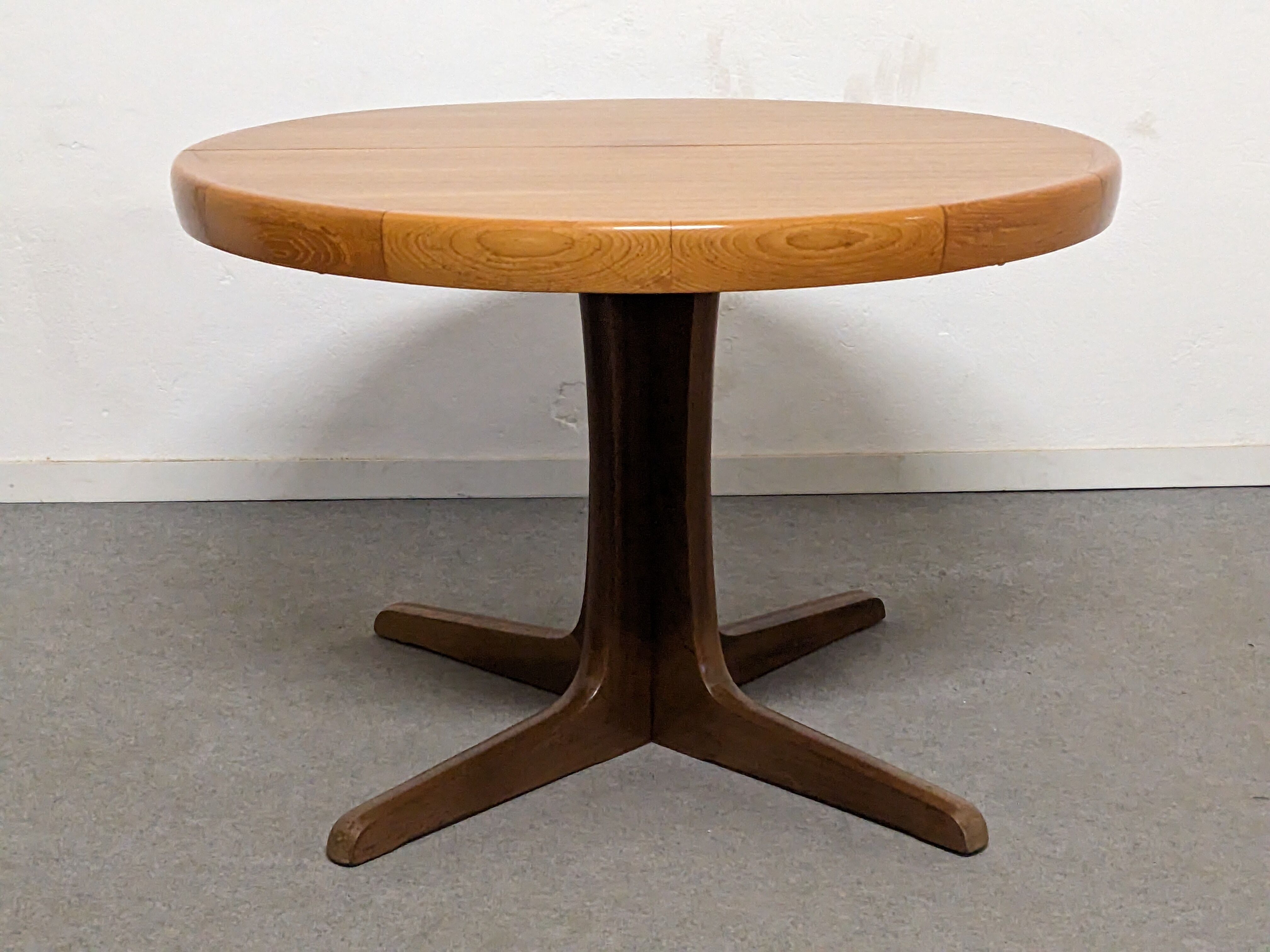 Series of 4 Baumann sled chairs from the 60-70s