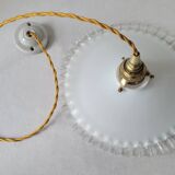 Pendant in serrated opaline