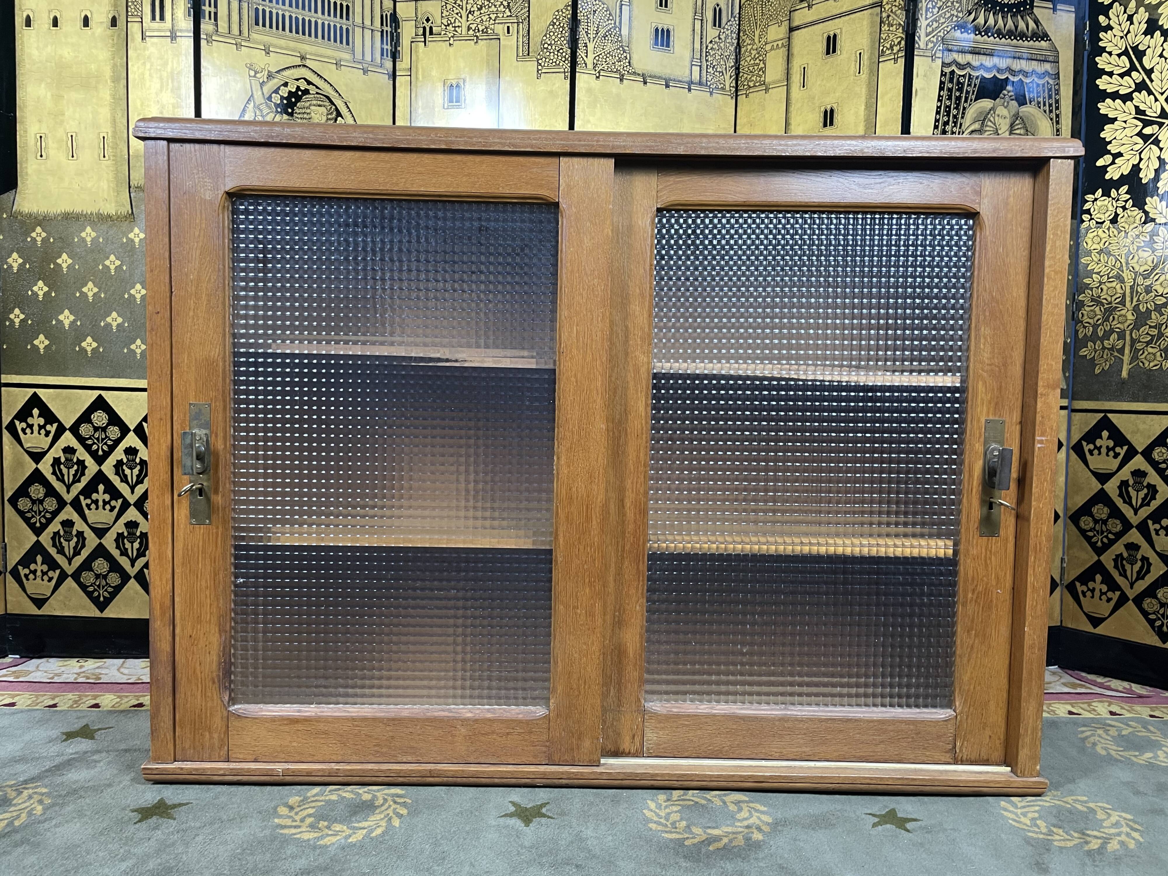 Tobacco hanging case 1940 oak