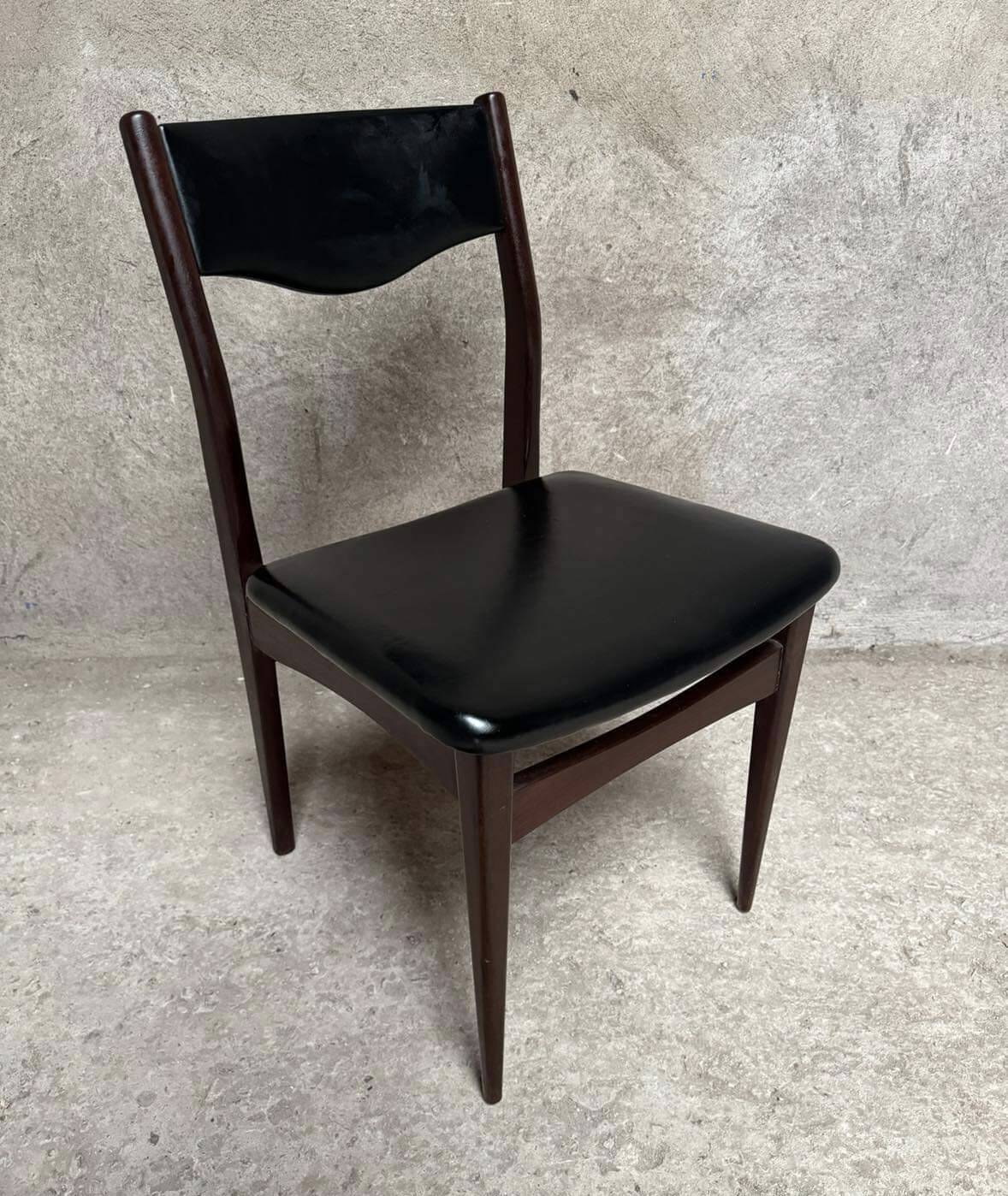 Series Set of 6 vintage Scandinavian rosewood chairs from the 1960s