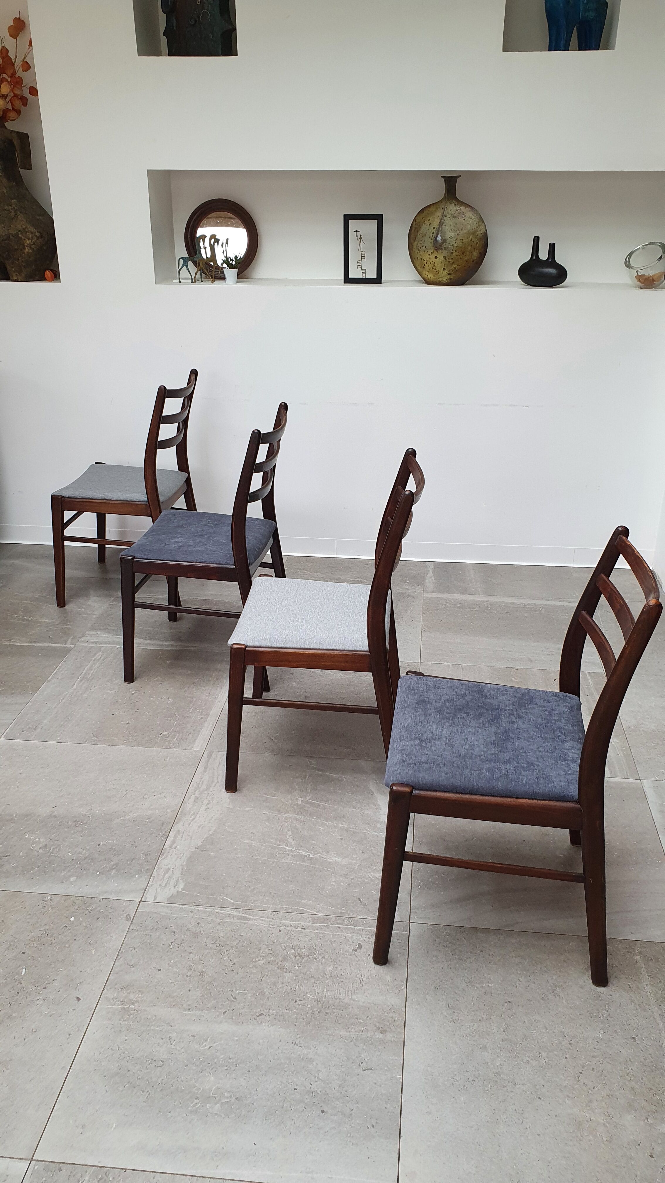 Set of 4 Scandinavian chairs in Rio rosewood