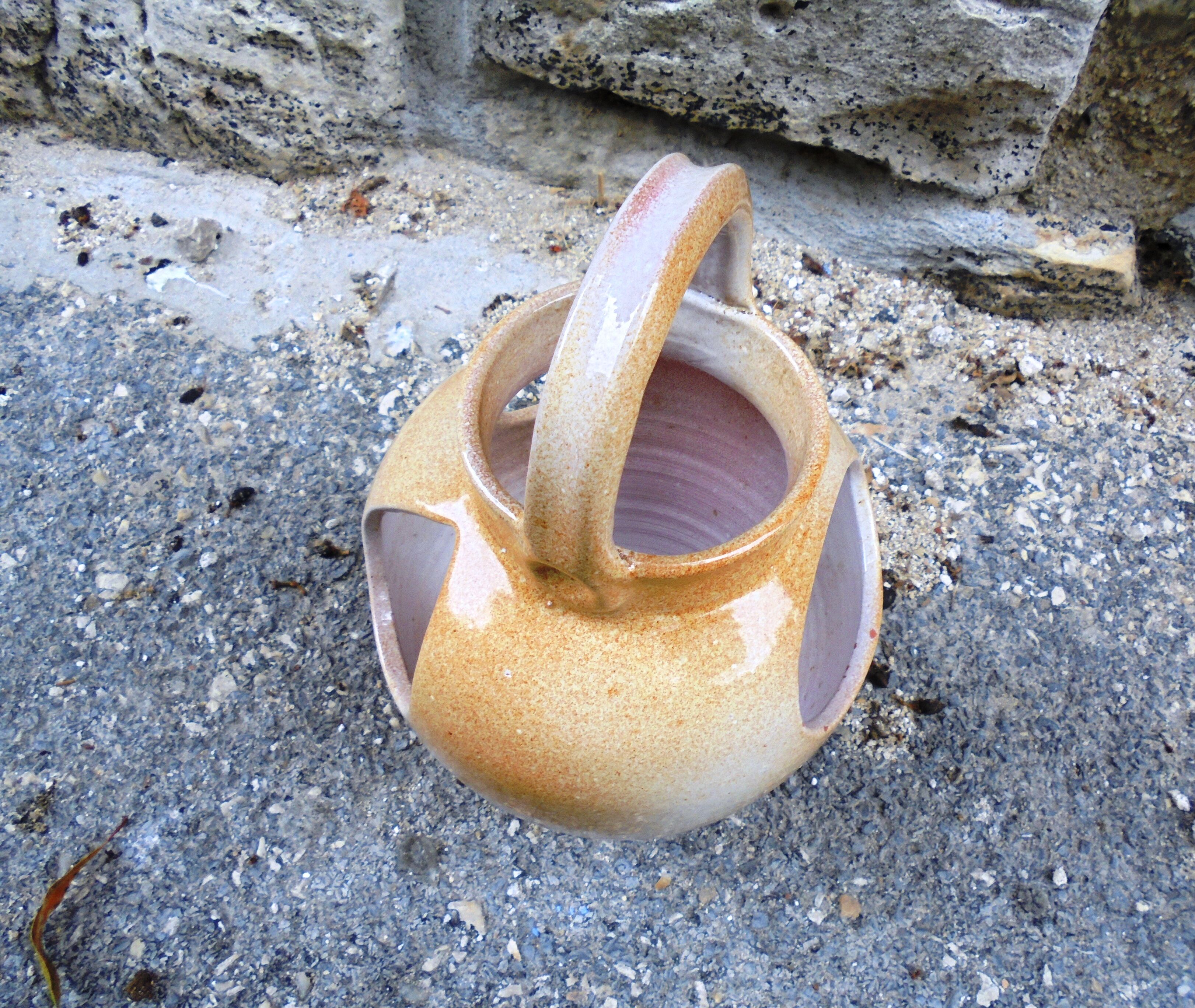 Vase enamelled sandstone