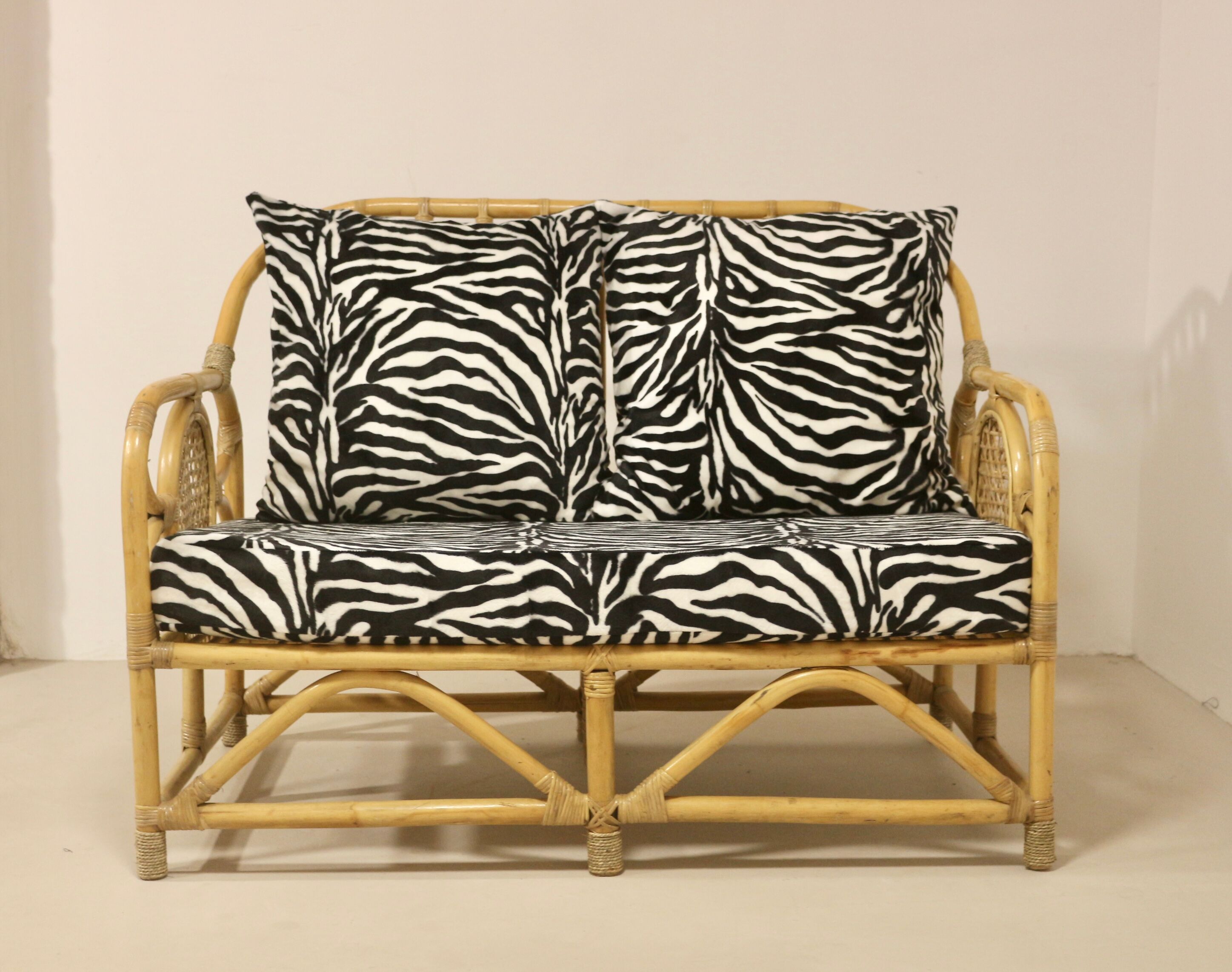 Vintage rattan sofa 2 places year 60