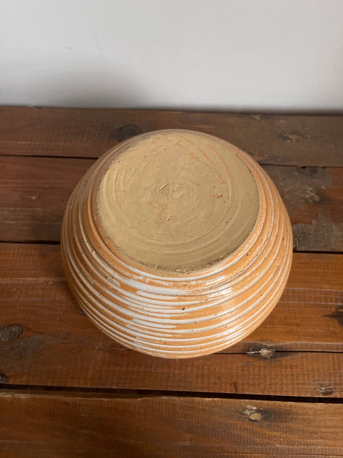 Stoneware salad bowl