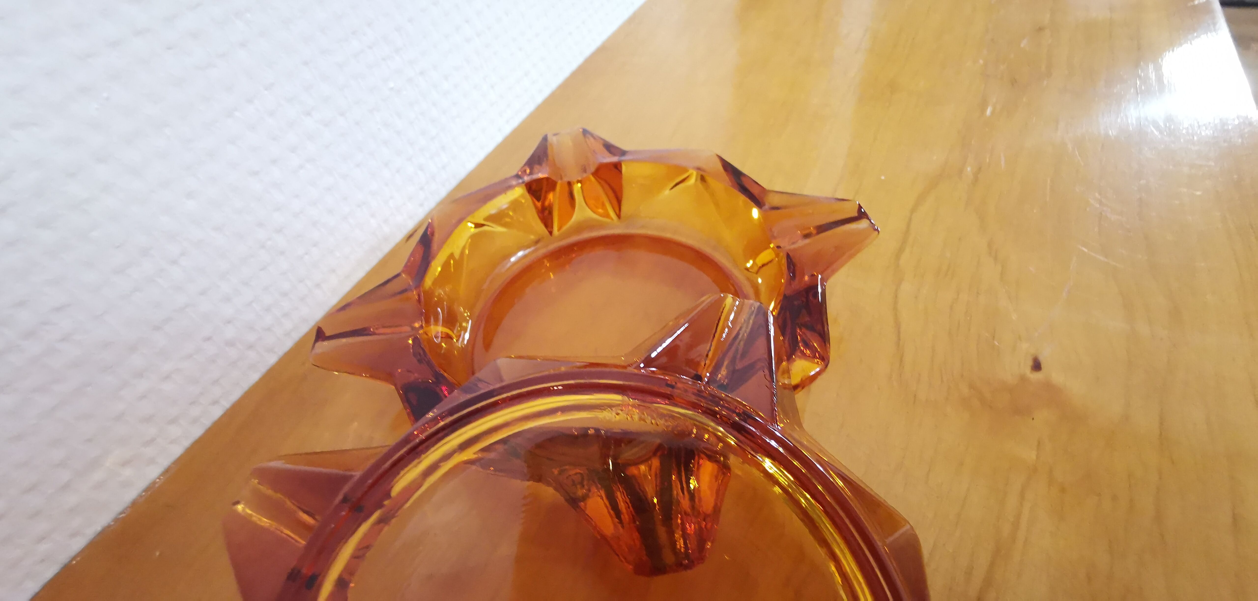 2 vintage luminarc amber star ashtrays from the 1970s