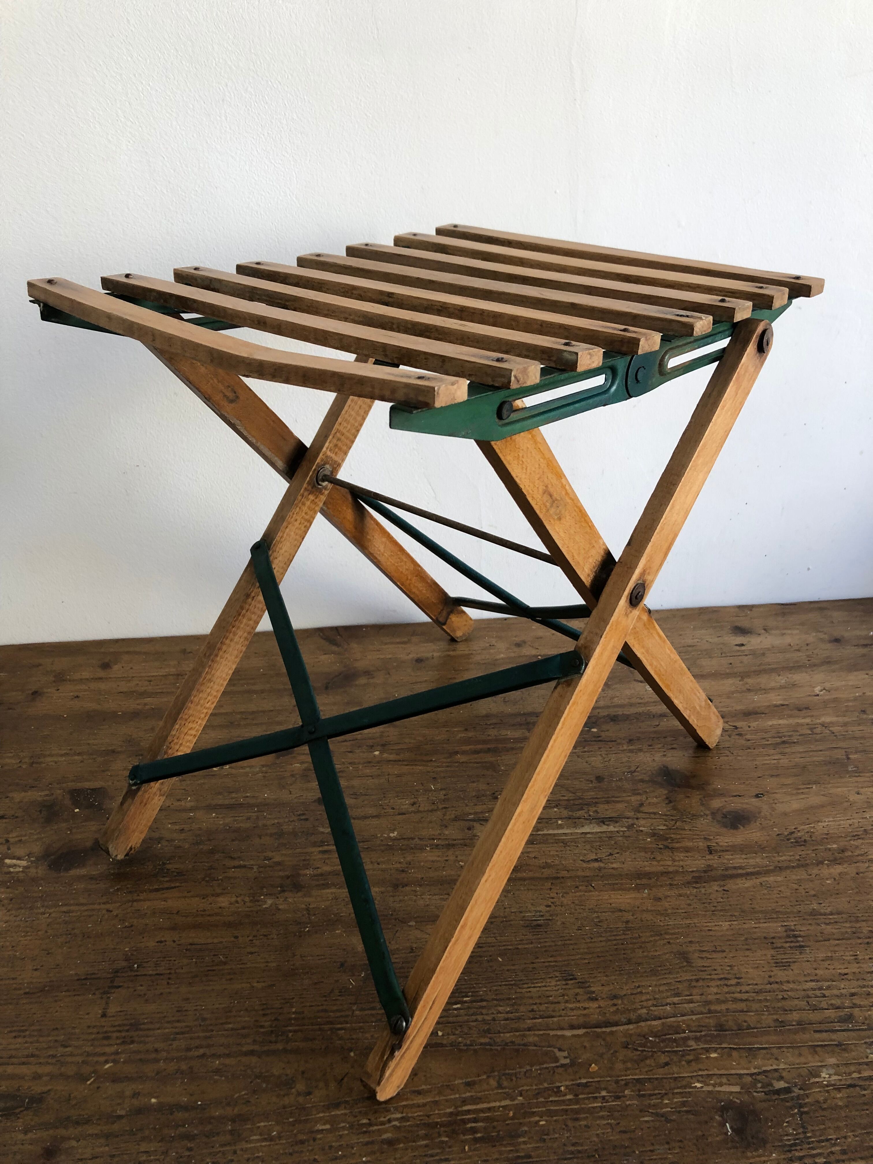 Painter's or fisherman's folding stool