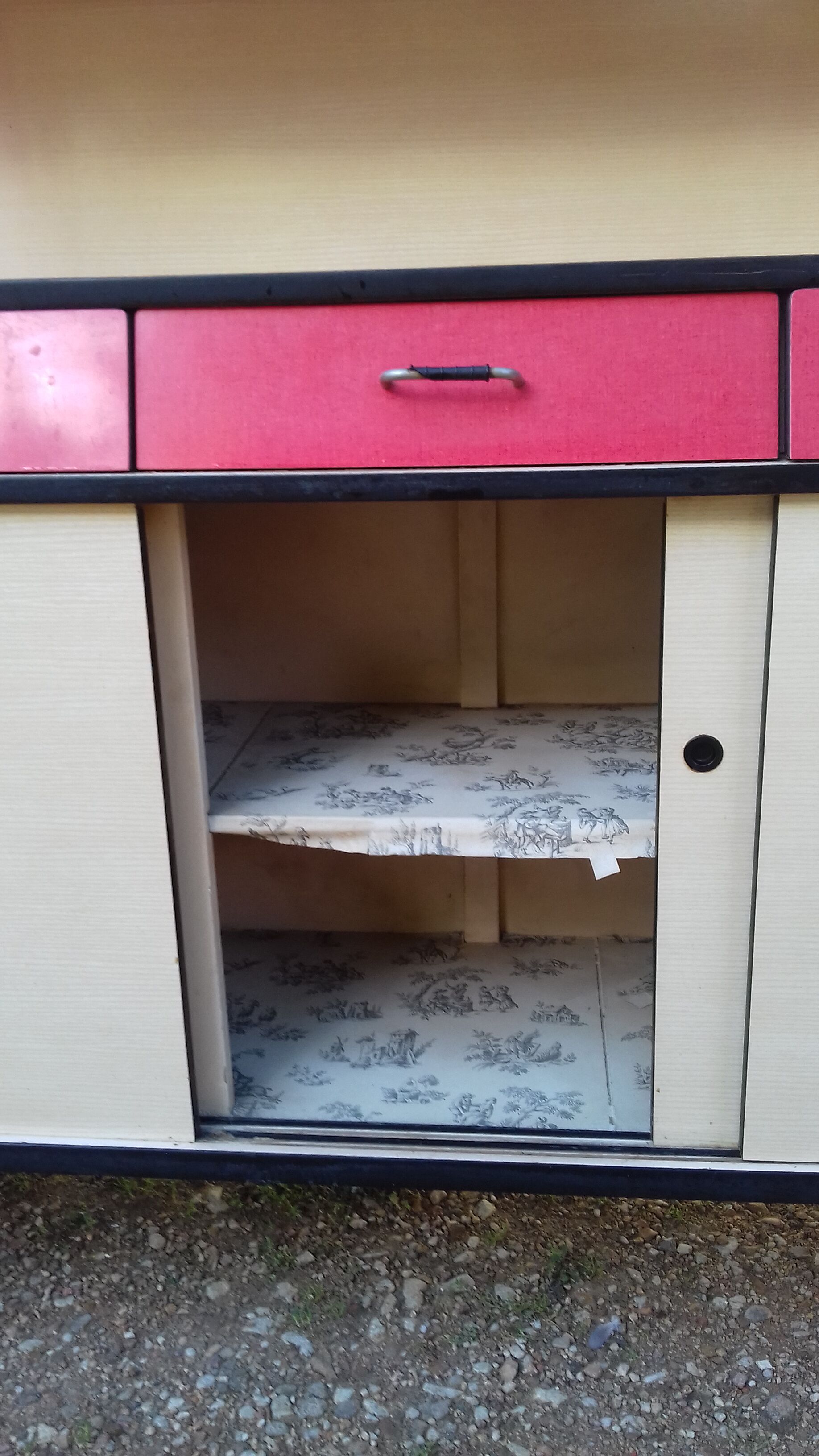 Formica kitchen buffet