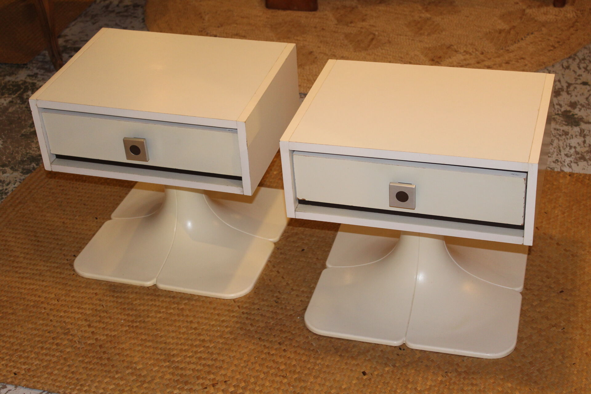 Pair of nightstands 70s