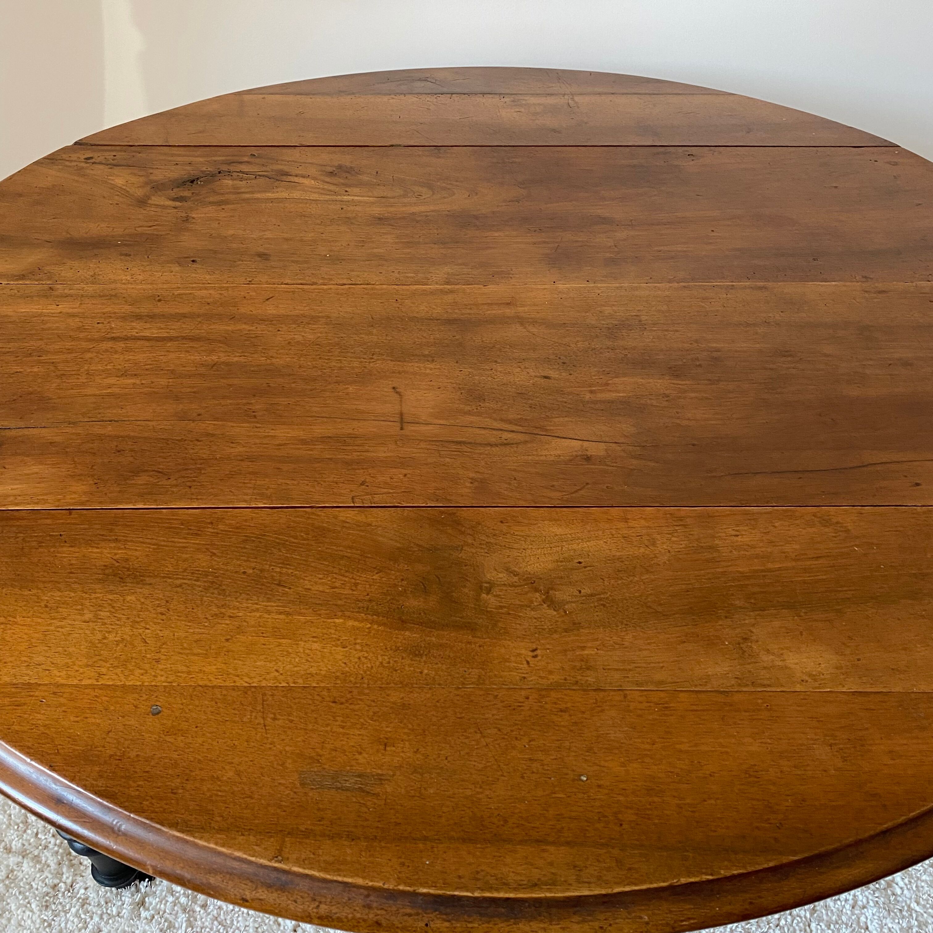 Round table black folding room